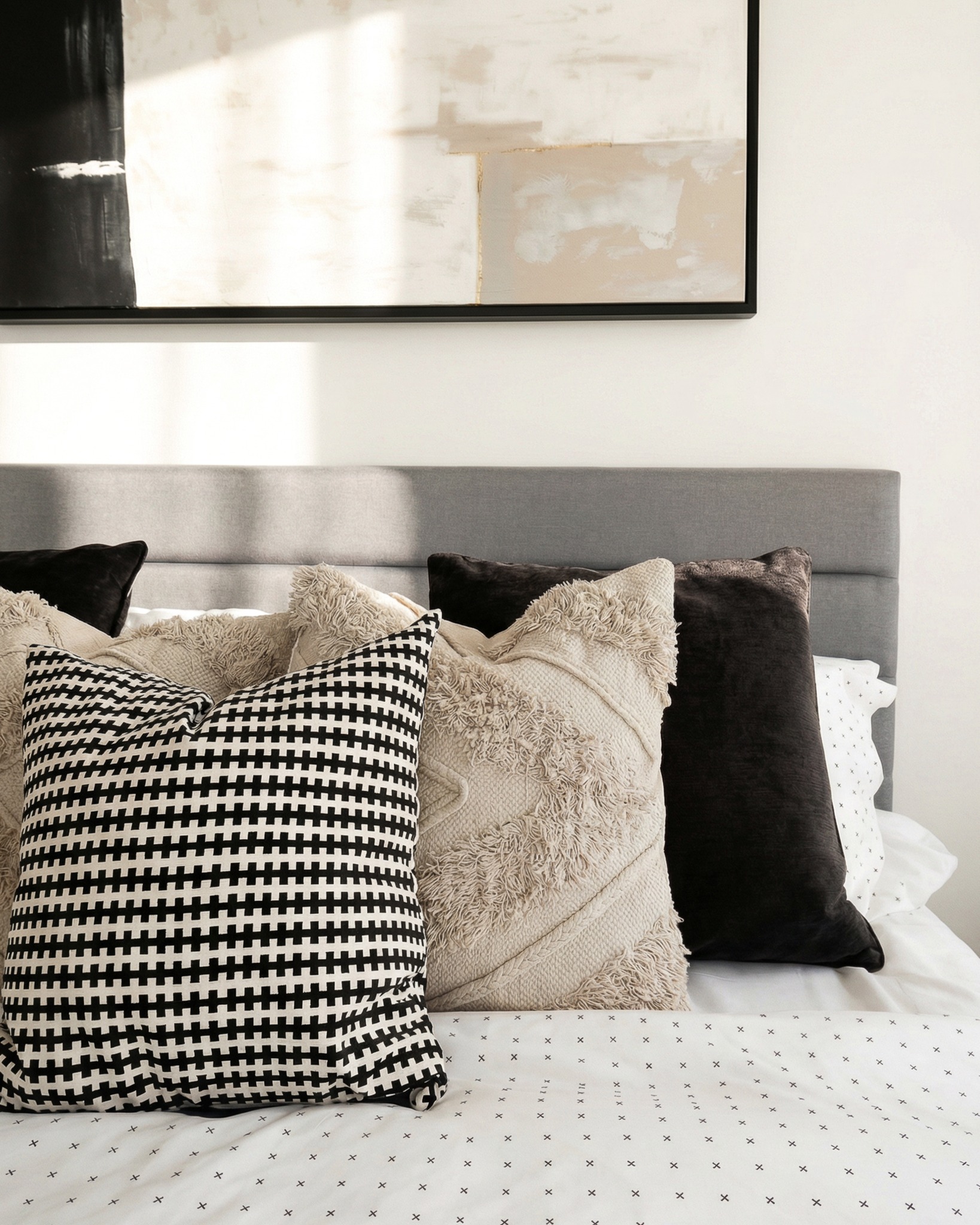 Soft textures, beautiful views, and a flexible second bedroom — extra space that works for your lifestyle. 🌿
Explore available suites today at www.liveupten.com
#upten #liveupten #twobedroomliving #calgaryrentals #downtowncalgary #beltlinelife #modernliving