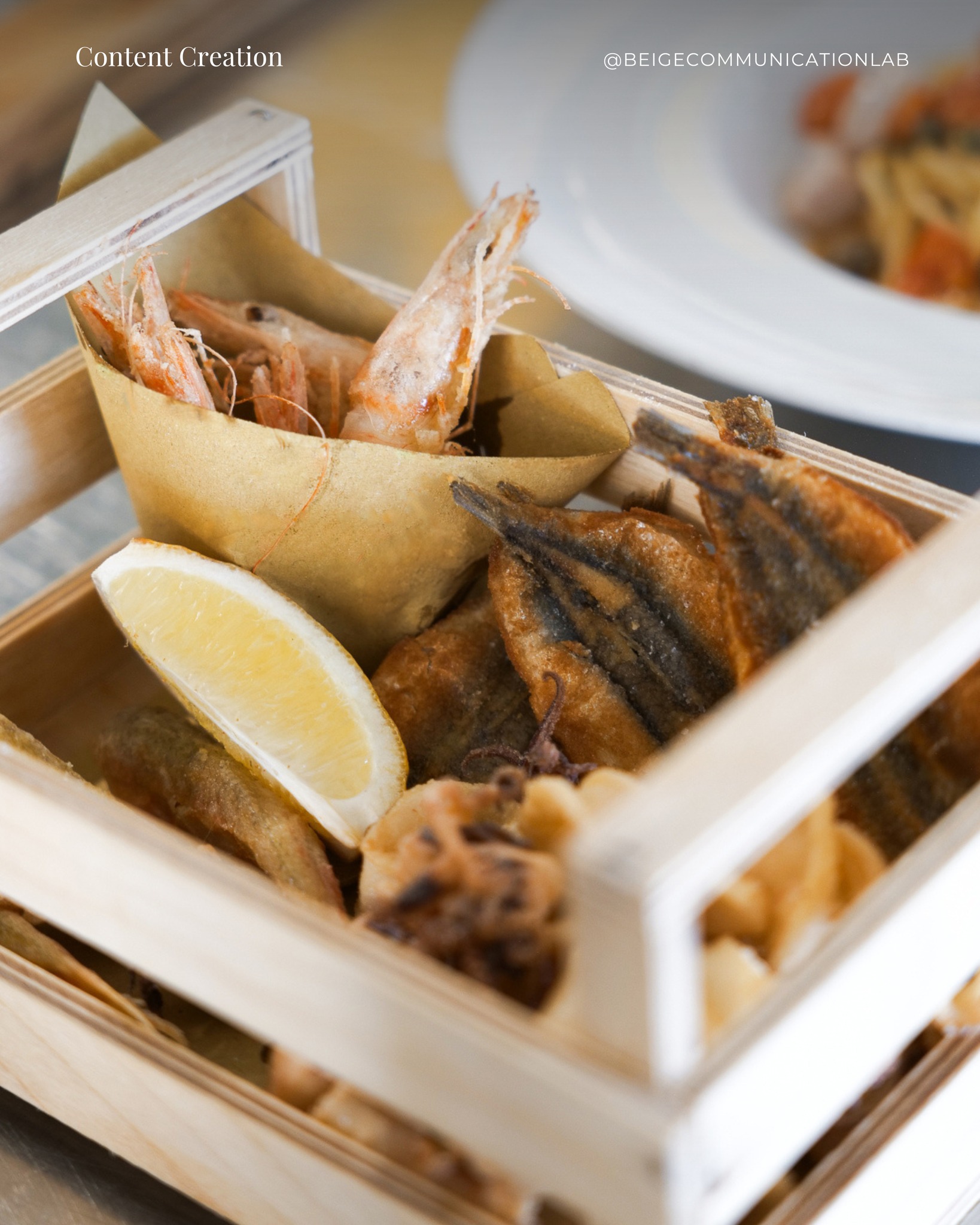 Raccontare un luogo che esiste da quasi un secolo significa trovare il giusto equilibrio tra memoria e contemporaneità.
📷 Per Bagni Vittoria Rapallo abbiamo lavorato sulla creazione dei contenuti con questo obiettivo: valorizzare l’identità storica dello stabilimento, rendendola allo stesso tempo attuale, riconoscibile e in dialogo con un pubblico che cambia ogni stagione.
In Beige progettiamo brand, web design e campagne su misura, con la cura di un’agenzia boutique ☕️ Se sei pronto a fare il salto di qualità, contattaci tramite il link in bio!
____
#BeigeCommunication #CommunicationDesign #BagniVittoriaRapallo