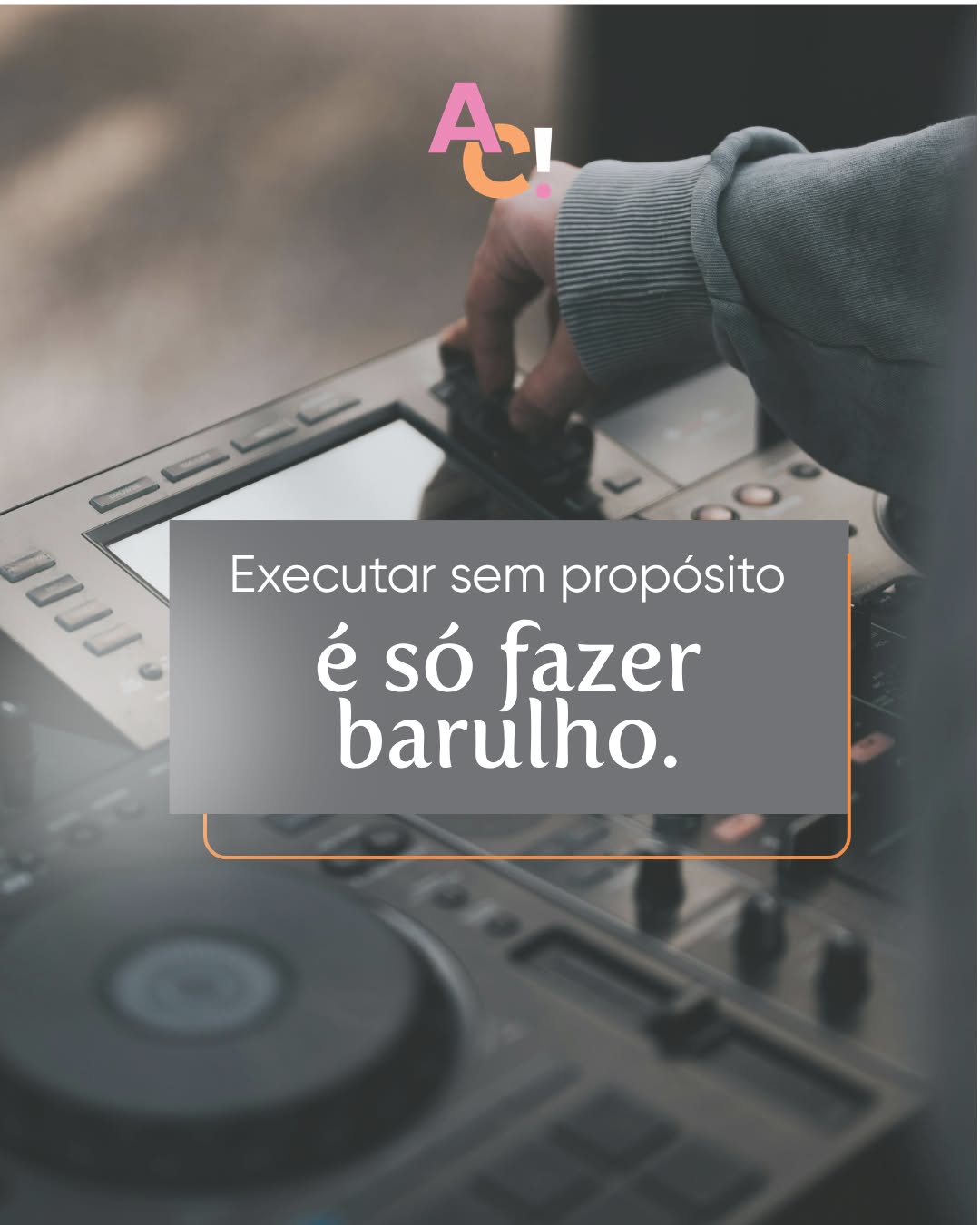 Tem marca que posta todo dia e mesmo assim não é lembrada.
Aqui, na Abrace, já validamos que volume não significa presença.
Para estar presente na mente do seu consumidor é preciso trabalhar as diversas camadas da sua comunicação.
Compartilha esse conteúdo com quem tem que ler essa frase, hoje.
#comunicacaocomproposito #abracecomunique #presencadigital #marketingcomsignificado #marcas