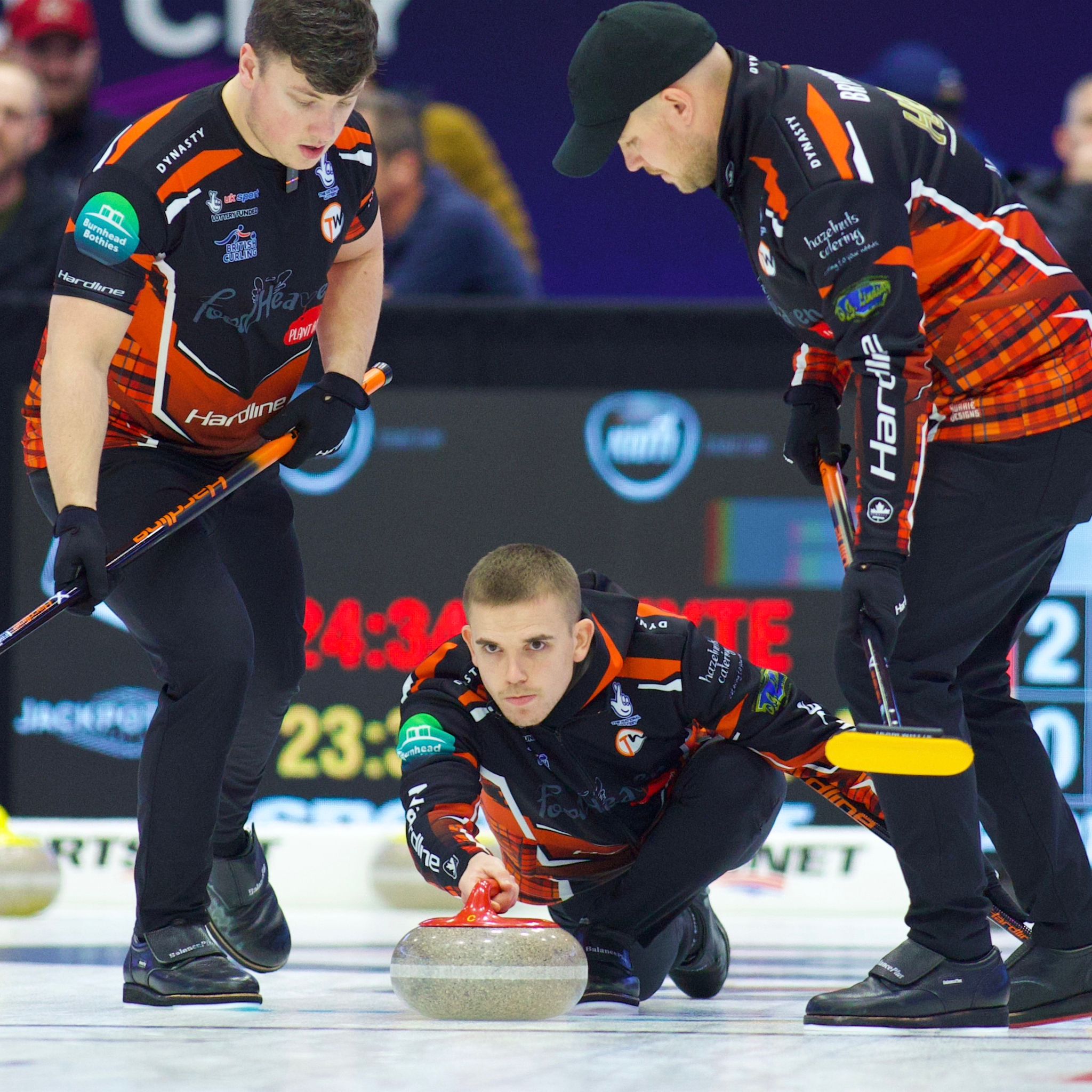 If your stuck for something to do this weather and miserable afternoon, tune in to Scotland's @team_whyte going for the Bronze medal at the @worldcurling Championships. They take on hosts USA at 4pm and it's live on the @bbciplayer & the @bbcsport website.