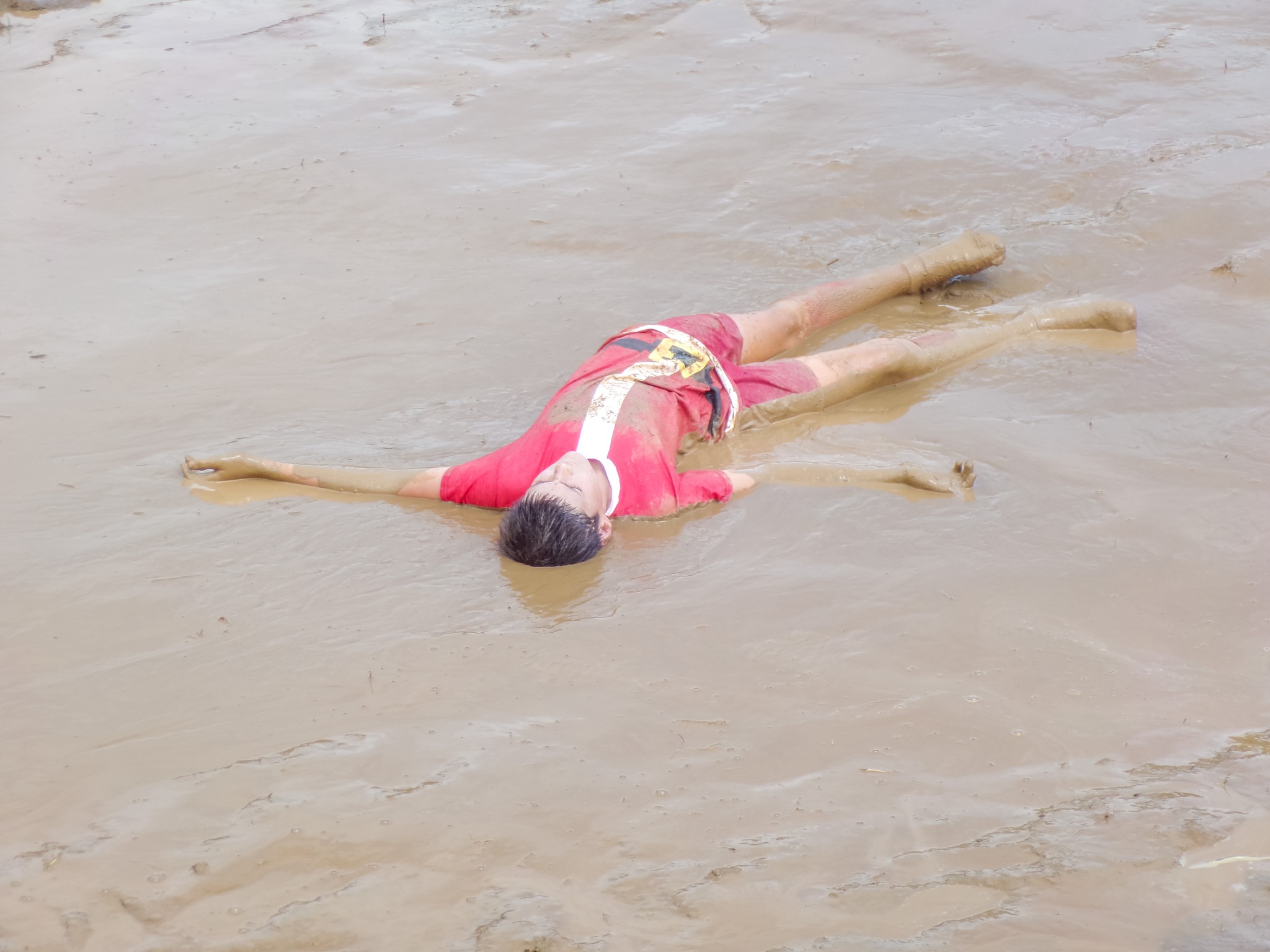 sometimes you just need to rest!! Don't underestimate the MUD 🤪 - there's a lot of it!
www.ohanamudrun.com