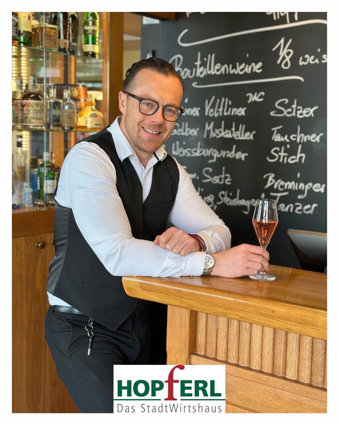 Alles Gute unserem Geburtstagskind! 🥳
Wir wünschen Stefan alles alles Liebe und erdenklich Gute sowie viel Gesundheit zu seinem gestrigen Geburtstag 🍾
... auf noch viele weitere gemeinsame Jahre bei uns im Team - schön, dass du bei uns bist 🥰
#stadtwirtshaus_hopferl #hopferlgenuss
#meineStadtbierzeit #hopferlgmünd