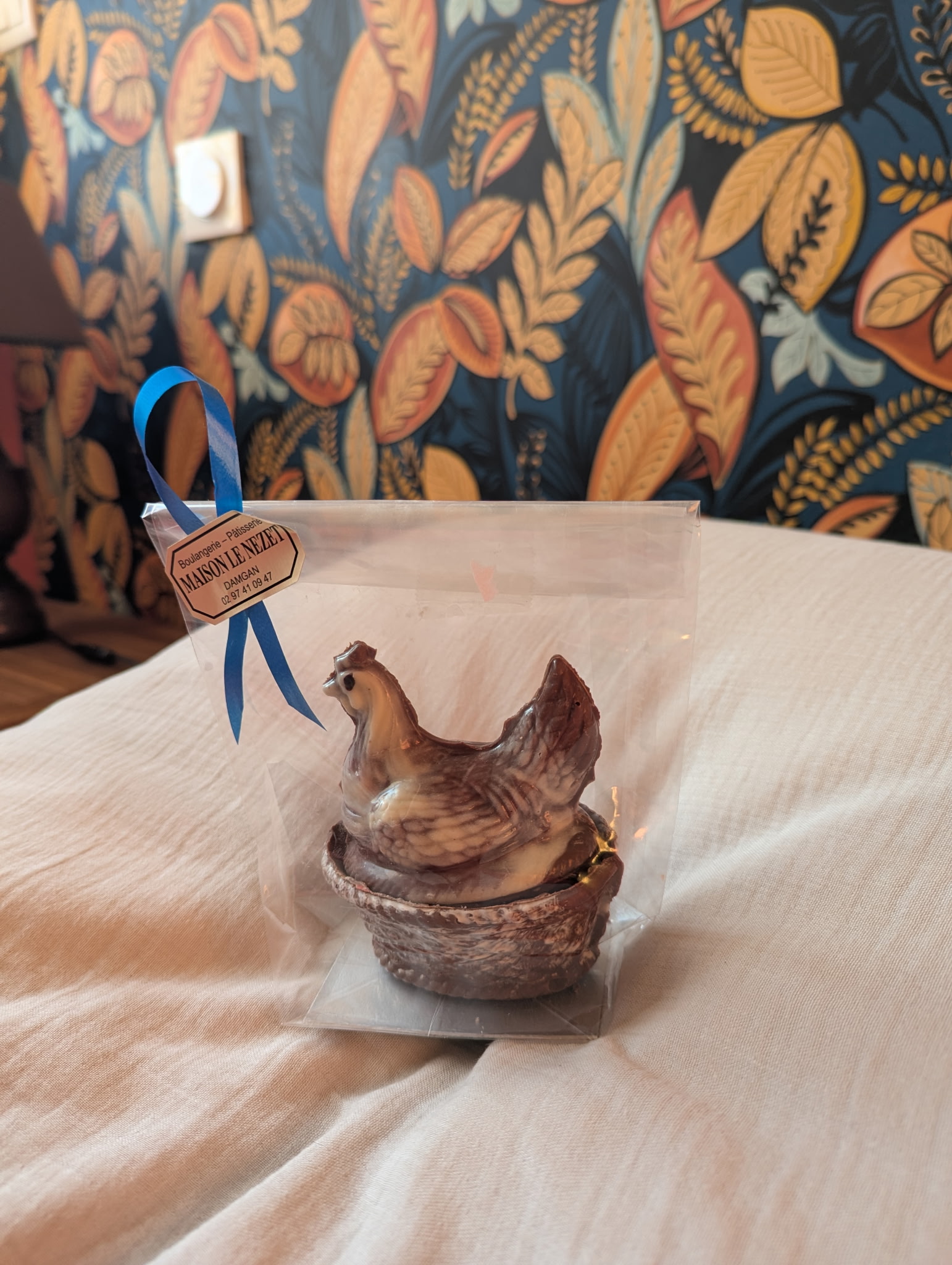 Mais...qui est-ce ce nouvel habitant (éphémère, dépêchez-vous!) des chambres de Lenn ?
Venez profiter d'un moment de détente lors de ce week end pascal prolongé... Bord de mer, jours plus longs, restaurants ouverts, et des nuits confortables suivies d'un petit déjeuner gourmand 😋
Seule interdiction : les miettes de chocolat dans le lit 😂🙏
Pour en savoir plus, rendez-vous sur le site 👉🏼 www.leschambresdelenn.com
➡️ Réservation par mail 📩 : leschambresdelenn@gmail.com ou par téléphone 📞 : 06 84 83 28 26
#bretagne #damgan #morbihan #chambresdhotes #paques #spring #printemps