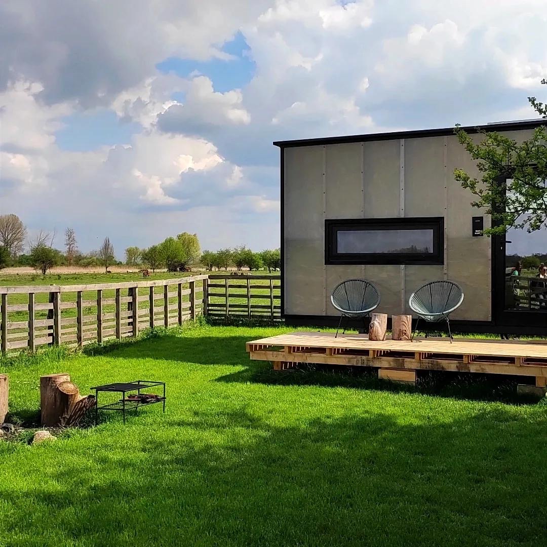 Za vikende sa porodicom.
Za beg sa prijateljima.
Za jutra u dvoje i popodneva koja mirišu na proleće. ☘
Kada stignu sunce i lepo vreme, znate da je vreme za Buzzoffski.
Rezervišite putem našeg sajta www.buzzoffski.com
Dobrodošli! 🌸