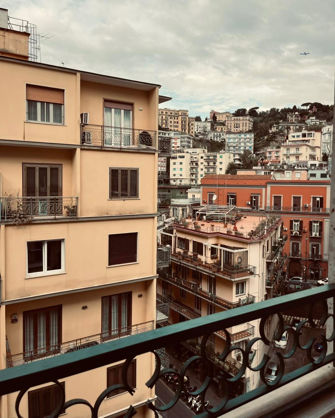 We took the underground train down to see the no. 1 thing on my list, which was the Galleria Umberto, so fricken breathtaking. We stopped by Castle Nuovo, & the Royal Palace of Naples (photo: Fountain of Fortune). Taking a siesta before heading back out ♥️
🪿🇮🇹🪿
#sillygoosesonly #italy #napoli #naples