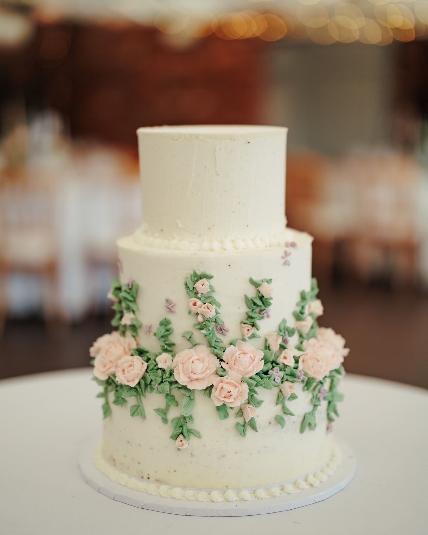 A beautiful couple at @northbrook.park, sent me in this lovely image captured by @kirstymackenziephotography of my all buttercream wedding cake, I honestly truly appreciate these lovely messages it honestly makes my day, thank you. šš°šš„°
Hi Nina,
I just wanted to take a moment to say thank you SO much for our gorgeous wedding cake on Thursday. We absolutely LOVED it, and it was so delicious. The biscoff layer in particular was absolutely adored by us and our guests!
#cakesbyninaweddings #buttercreamweddingcakes #weddingcake #weddings