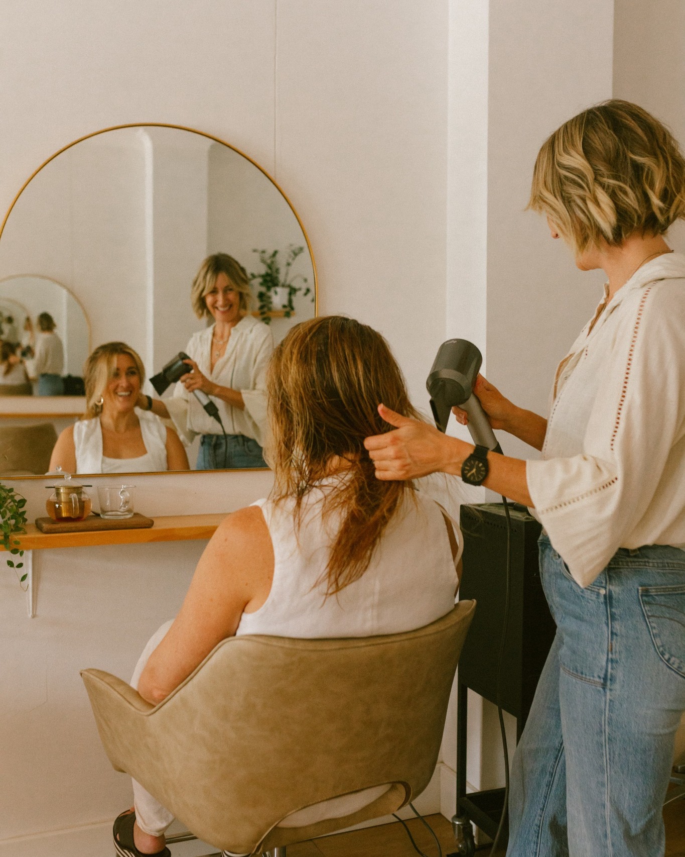 Hair is more than a look—it’s confidence, identity, and a little bit of magic. ✂️ In Locale Magazine’s Autumn issue, we’ve rounded up the most-loved hairdressers across the Northern Rivers—the local legends trusted for every glow-up, refresh and reset. Read online or grab a copy—out now.
@craft_hairandbeauty @salon_s.e10 @hydehaircare @studioelevenhair @ochreandashstudio @aqua.hair.pottsville @rubyqhair @salonmaggieg