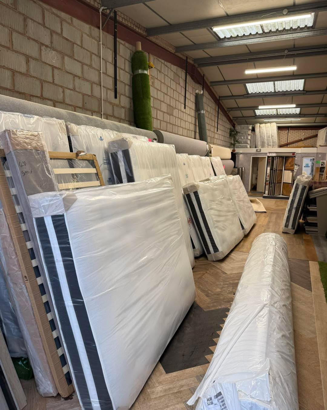 High quality 2000 firm pocket sprung mattresses
All sizes stocked and ready to go
Free same day delivery
Weve had fantastic feedback on these since we started selling them this year