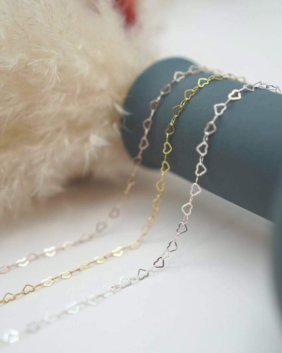 ✨ Baie Saint Paul c’est aujourd’hui
Je suis installée aujourd’hui au Marché Charlevoix toutes saisons 🤍
✨ Viens créer ton bijou personnalisé sans fermoir (bijou permanent)
Ajusté directement sur toi, minimaliste, élégant et fait pour durer 💫
💛 Parfait pour un cadeau de Pâques ou pour te gâter
📍 Carrefour Culturel Paul Médéric
⏰ 10h à 14h
👉 Passe me voir pendant que j’y suis