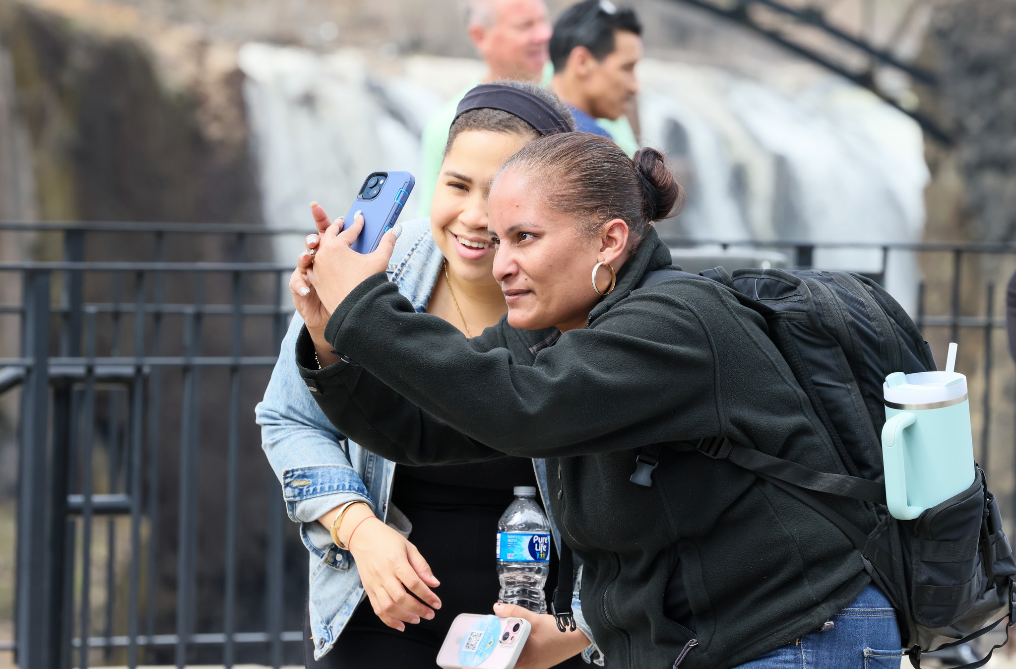 Paterson residents are learning the fundamentals of photography while showcasing the city’s beauty through their own lens at our most recent @picturepaterson photo class
Guided by local photographer Jennifer Rivas of @cloudcapturephotography students
are capturing everyday moments to tell visual stories. These creatives are seeing Paterson in a whole new way.
With support from the Regional Foundation, NJCDC continues to bring free classes to the community through the Neighborhood Activities Fund (NAF) Mini-Grant Program. 💙
@regionalfound