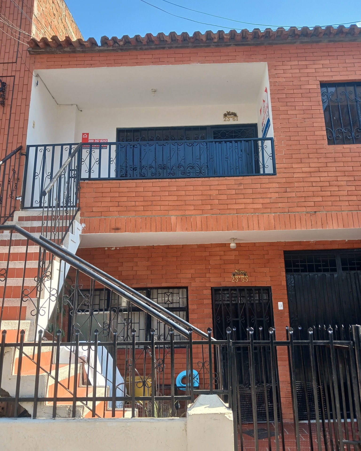 🏡Se arrienda apartamento- Segundo piso en el Poblado
Se arrienda cómodo apartamento ubicado en segundo piso, en el sector de el Poblado
Cuenta con:
✅2 habitaciones
✅1 baño
✅Cocina tradicional
✅Patio de ropas
📍Excelente ubicación, cerca de :
✨Supermercados
✨Iglesias
✨Colegios
✨Almacenes de ropa y calzado
🚍Sector con excelente flujo de transporte y buenas oportunidades laborales.
Para mayor información: VER LINK EN BIO
#inmobiliariadeconfianza #InmobiliariaIdm #hogar #arriendo