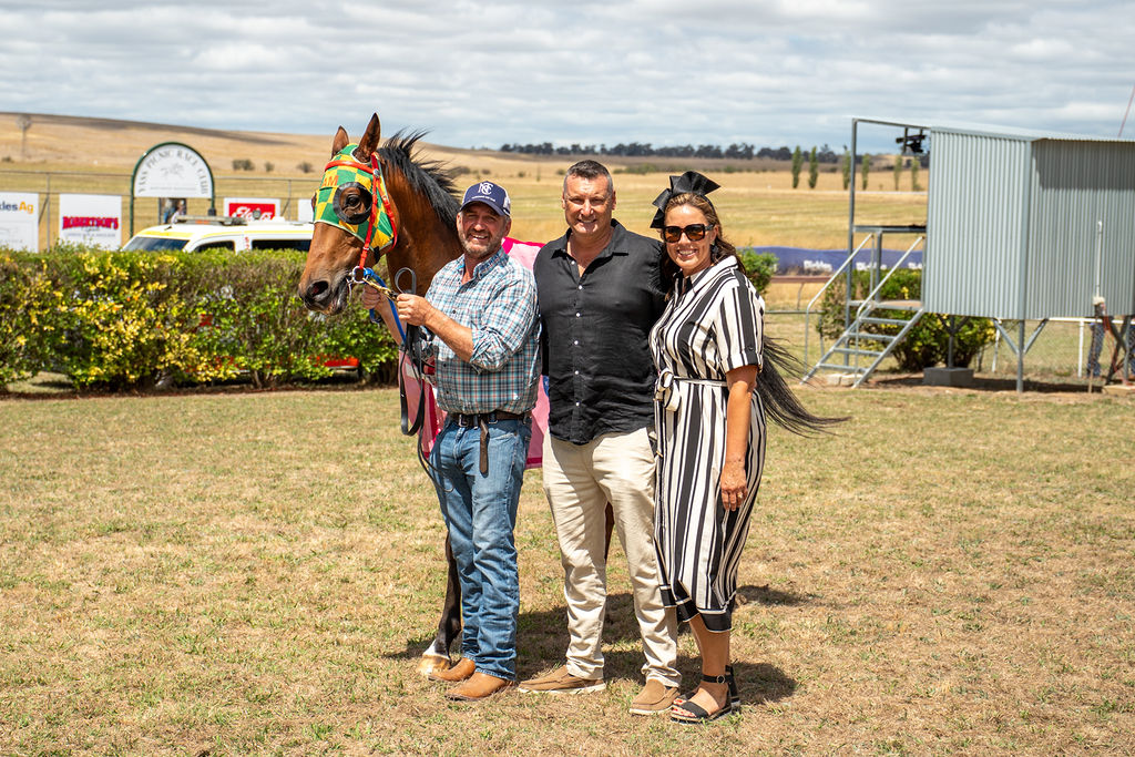 ✨ Race 1 Recap! ✨
First race of the day and the track was already buzzing!!!
The @commencecommunications Maiden Plate over 900 metres sent the first field down the straight and just like that, the day was off and running.
Congratulations to Rogue Hero, owned by Allan McRae and ridden brilliantly by Rebecca McRae. What a way to kick off the day. 🏁
Thank you again to Commence Communications for getting behind the Maiden Plate this year. We're grateful for your support and glad you were part of it.
#YassPicnicRaces #Race1 #CommenceCommunicationsMaidenPlate #RogueHero #CountryRacing