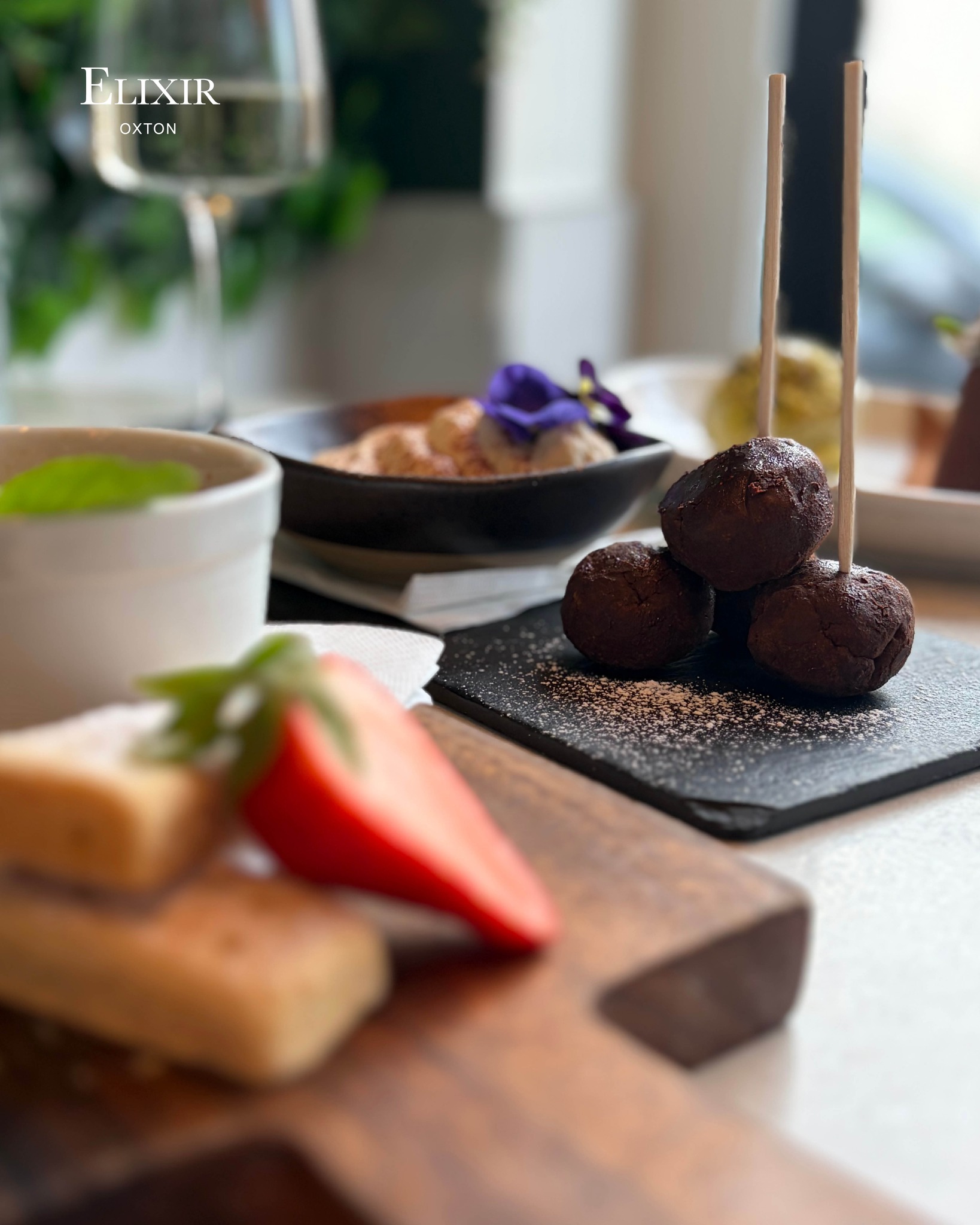 🍰 Got a sweet tooth? We’ve got you covered. ✨
Come try for yourself – you deserve it.
#elixir #oxton #desserts #sweettreat