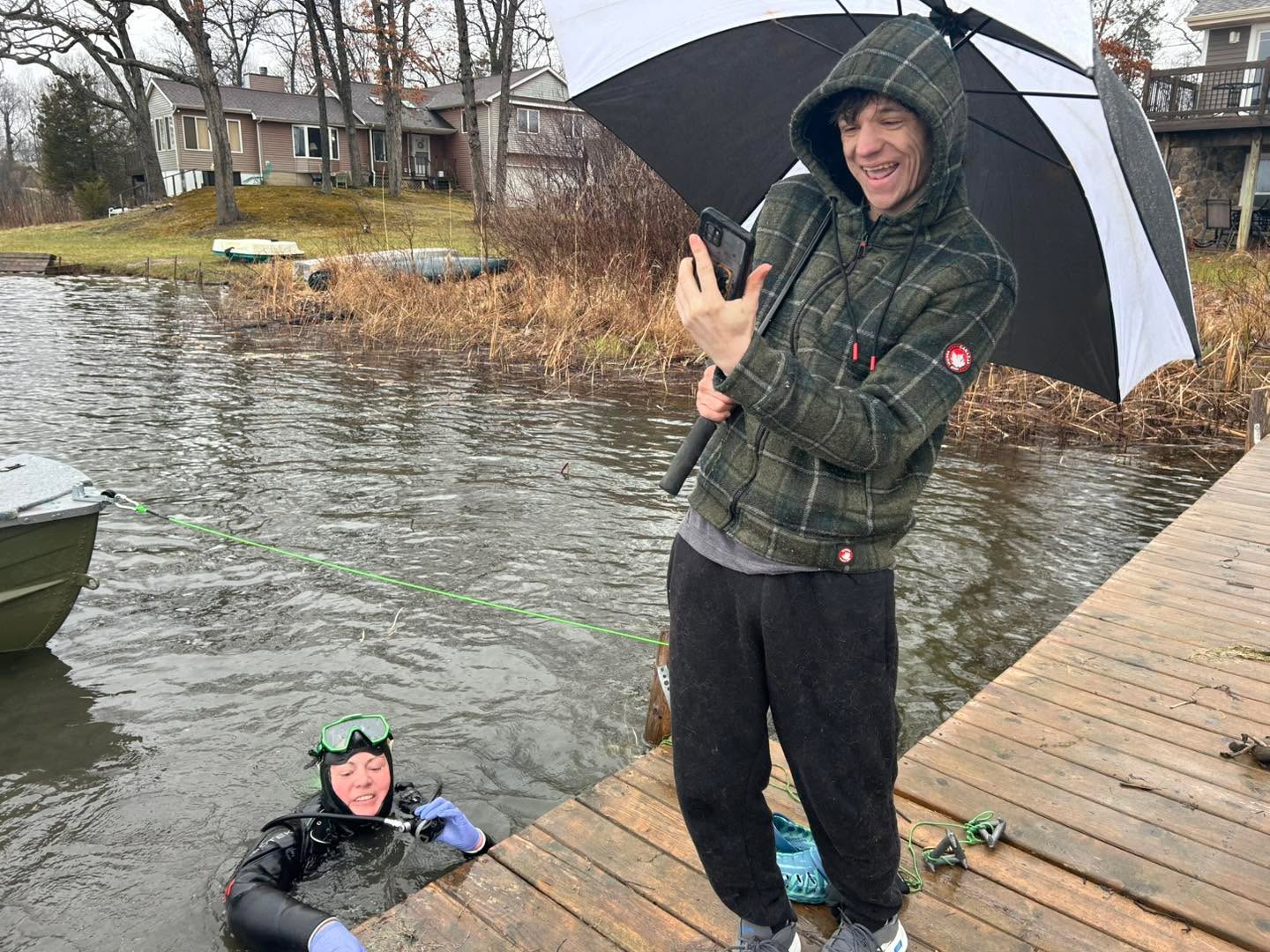 Adam’s phone fell in the water at his dock in Pinckney a couple of days ago. It took a little while, but I was able to find it in the weeds and I stayed toasty warm in my suit. Even though it was a few days ago, the phone was still working. I also found a squeaky toy 😂
.
.
#recoverydiving #lakestclair #greatlakesstate #detroitriver #stclairshores #clintonriver #harrisontownship #boattown #algonac #stclair #metrobeach #michiganboating #puremichigan #michiganmarinas #metaldetector #safeharbormarinas #coldwaterdiving