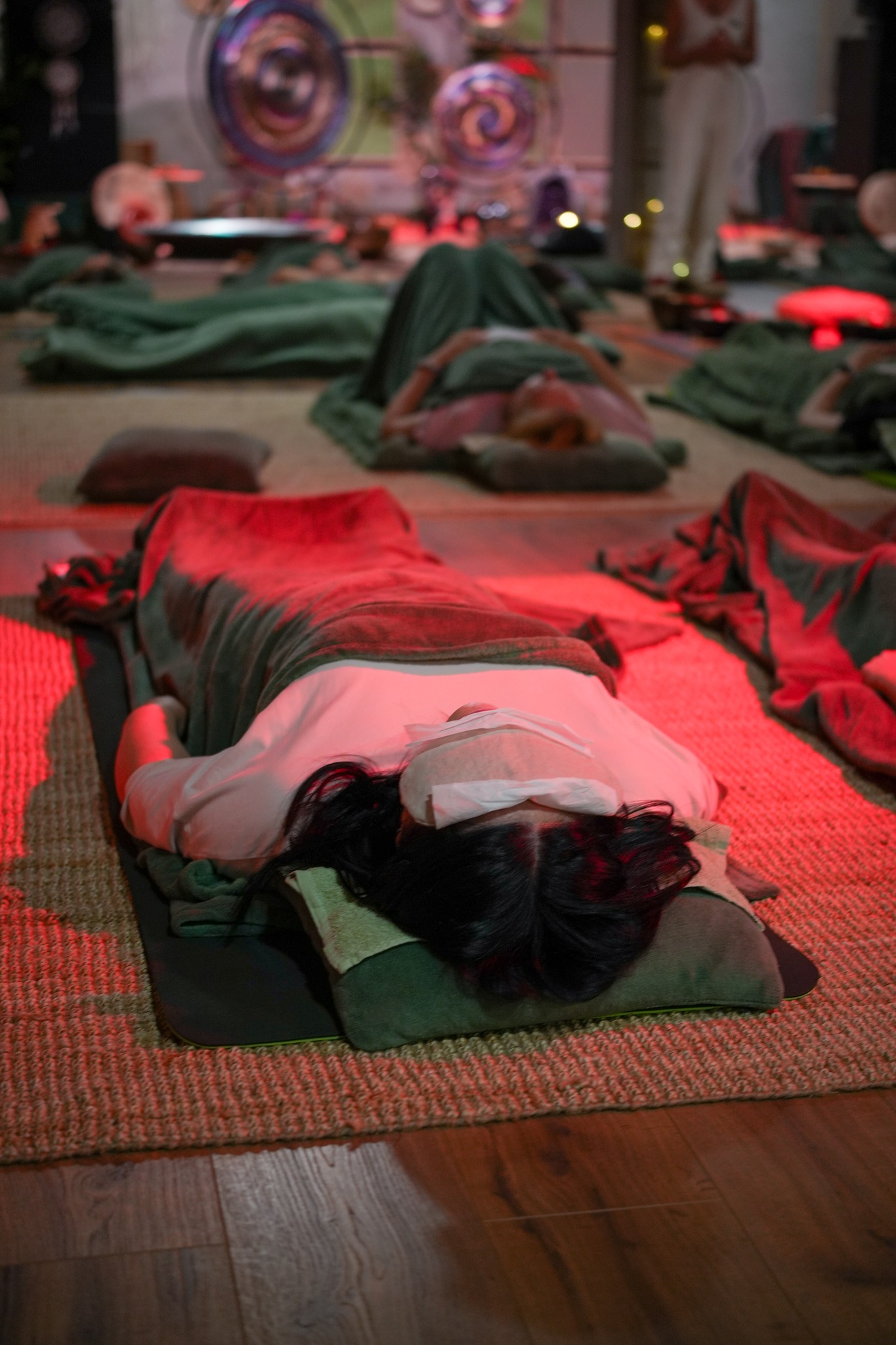 Gyere és merülj el a hangok világában.
Egy hely, ahol lelassulhatsz, elcsendesedhetsz, és végre csak magadra figyelhetsz.
Az Aura Sound Healing termünkben a rezgések segítenek elengedni a feszültséget, és visszatalálni a belső egyensúlyhoz.
🎶 Ez nem csak relaxáció – ez egy élmény, amit érezni kell.
👉 Te mikor engedtél meg magadnak utoljára egy ilyen mély kikapcsolódást?
#Hangfürdő #AuraSoundHealing #Relaxáció
#BelsőCsend #ForestLodgeLelkiTér
#TusnádfürdőWellness #TudatosKikapcs