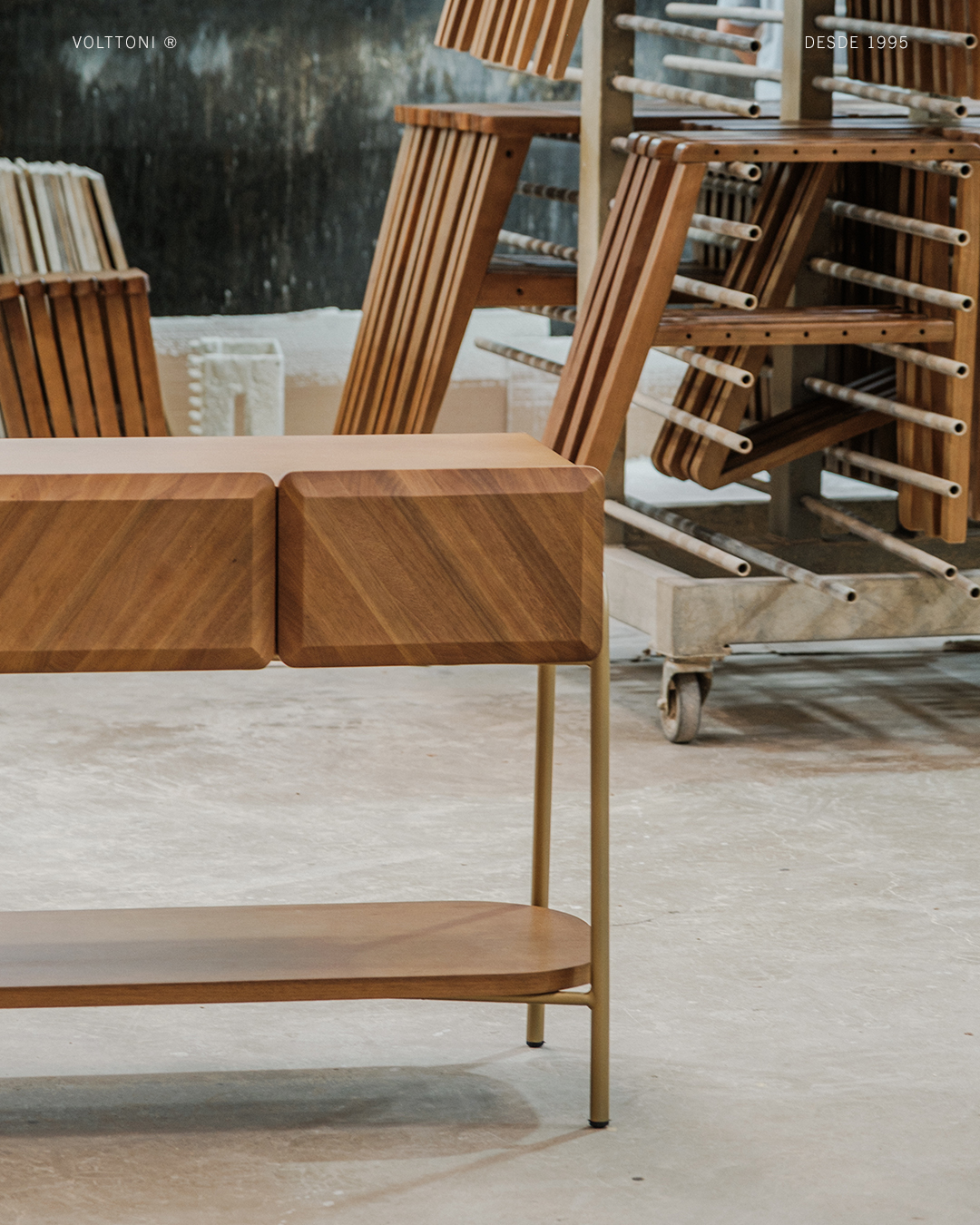 Aparador Groove
Design assinado: @simonevillelaatelier
Fotos: @ezpanizzi
.
.
#moveleiro #serragaucha #moveis #volttoni #contemporaneo #designdemoveis