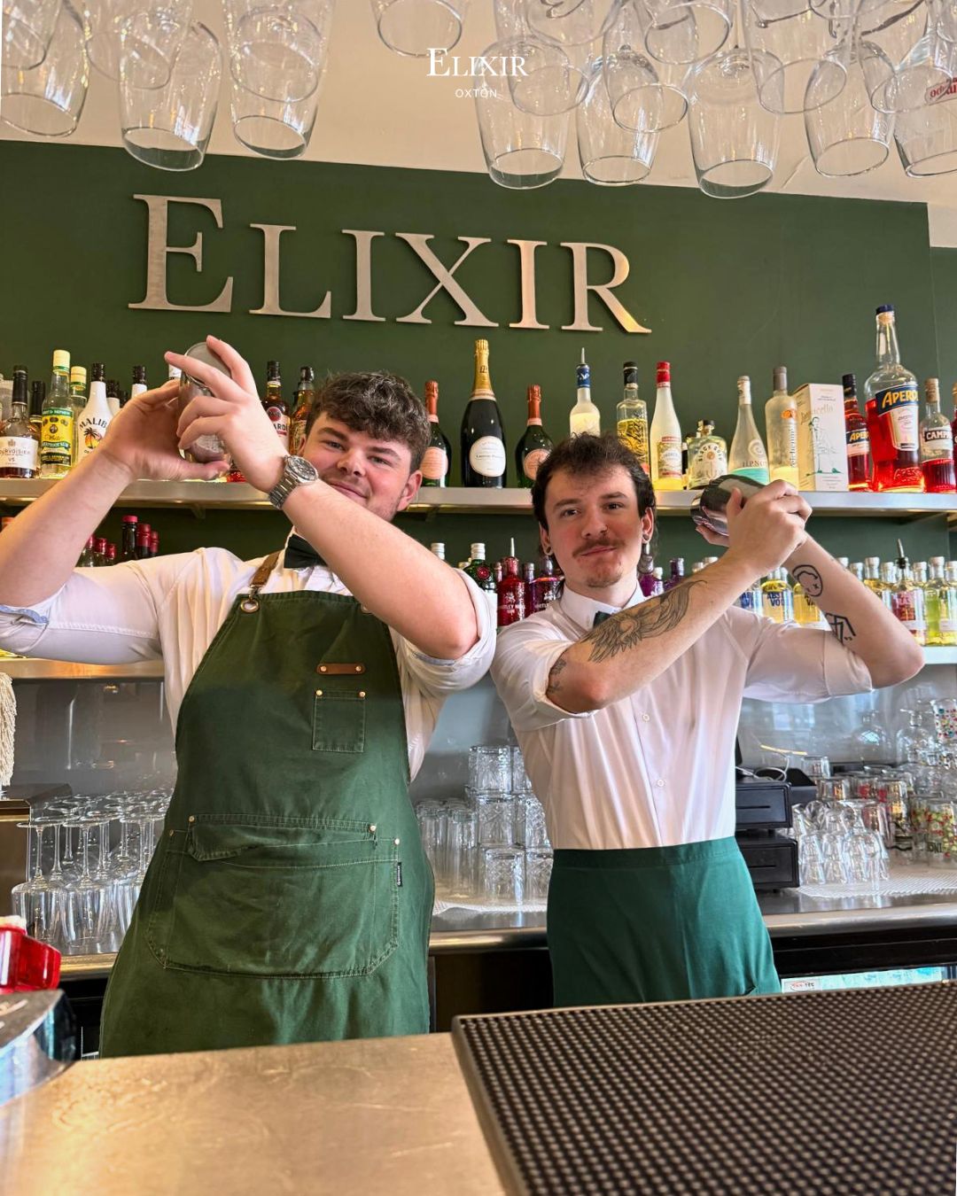 Our brilliant bartenders are ready to serve you your delicious drinks this week 🍹🍺
We can't wait to enjoy the sun with you! ☀️
#Cocktails #foodie #wirral #restaurant #WirralRestaurant #DrinkInStyle #Elixir #elixir #Wirral #Restaurant #Food #newmenu #ElixirOxton