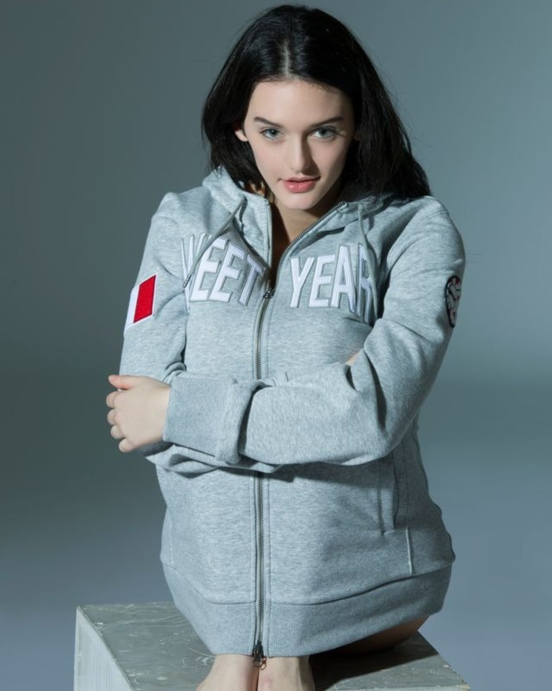 Playful, carefree, unmistakable.
Soft and simple.
Pure Sweet Years.
#SweetYears