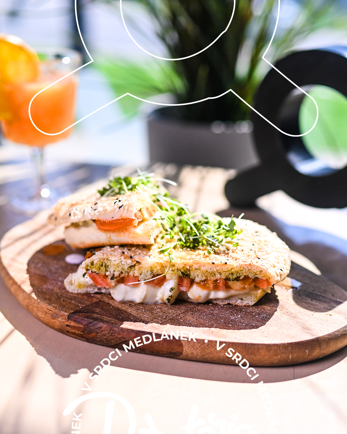 Někdy nechceš nic složitého. Jen něco dobrého. Čerstvého. Poctivého.
Panini, které křupne přesně tak, jak má. Ingredience, které spolu ladí. A chvíle, kdy nikam nemusíš spěchat.
I obyčejný den může být výjimečný, když si ho dovolíš zpomalit.
Zastav se u nás v Rotatorii a dopřej si to.
•
Po – Ne 8 – 20 | Rotatoria caffè v srdci Medlánek
•
☕️🍰🥪🍨 www.rotatoria.cz
#rotatoria #caffe #medlanky #brno #caffebrno #snidane #snidanebrno #kavarnabrno #vyberovakava #domacidezerzy #bltsignature #prazirnaignac #cafferotatoriamedlanky #vsrdcimedlanek #jaroseblizi #brnokava #rotatoriajesrdcovka #vsrdcimedlanek