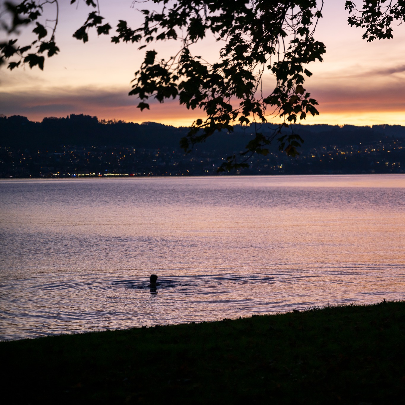 Es wird wärmer...
#sauna #seesauna #staefa #ruhegeniessen #relax
www.seesauna-staefa.ch
Hier und weg.