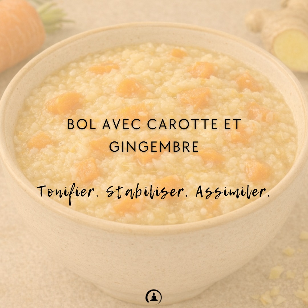 🥣 BOL AVEC CAROTTE ET GINGEMBRE
Tonifier. Stabiliser. Assimiler.
🧠 Cette préparation soutient le Qi de la Rate, améliore la digestion et favorise une meilleure assimilation.
⚡ Elle renforce le centre et transforme l’humidité qui ralentit le corps.
🌿 C’est un bol qui remet de l’ordre dans le chaos digestif.
🧾 Ingrédients
• 100 g de riz
• 80 à 100 g de carotte
• 5 à 10 g de gingembre frais
• 1 pincée de sel
🔥 Préparation
Cuire carotte et gingembre dans l’eau (20 min).
Filtrer, récupérer le liquide.
Ajouter le riz (≈ 9 volumes d’eau).
Cuire doucement jusqu’à texture de bouillie.
Ajouter le sel en fin de cuisson.
⚖️ Indications
🧠 Fatigue digestive, diarrhée, ballonnements, manque d’appétit
⚡ Centre affaibli, humidité stagnante
🌿 Quand le corps n’assimile plus, ce bol lui réapprend à recevoir
⏱ Utilisation
→ 1x/jour
→ le matin
⚠️ À éviter
🧠 Stagnation importante ou chaleur interne
⚡ Ne pas tonifier sur un blocage
🌿 On ne renforce pas un système fermé
🎯 Objectif
Renforcer la Rate
Transformer l’humidité
Relancer l’énergie
#medecinechinoise #nutritionenergetique #digestion #fascias #bienetre #santeholistique #acupuncture #qigong #nutrition #sergeromanato