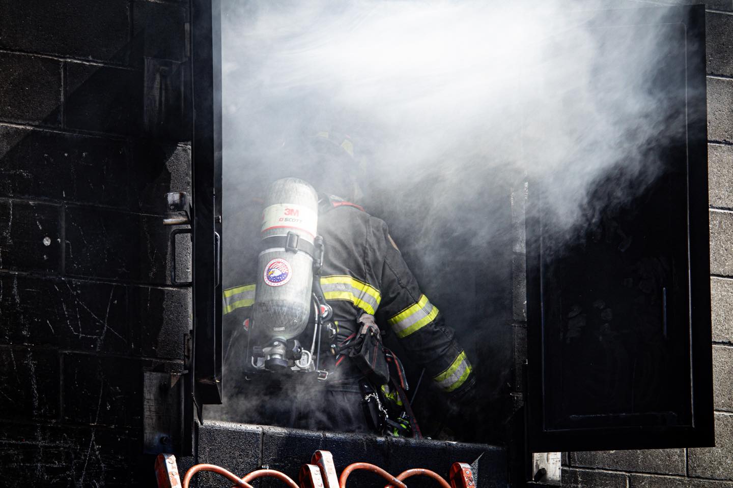 This week marked the first live fire burns for Recruit Academy 26–1.
Here’s a quick glimpse of what crews got into today 👀
These recruits are getting after it and putting in the work. Class 26–1 is absolutely crushing it 💪
🎥 Full video dropping later this week… stay tuned
Spokane County Fire District 8
Spokane County Fire District #4
#SCFD9 #RecruitAcademy #LiveFire #FireTraining #NextGeneration