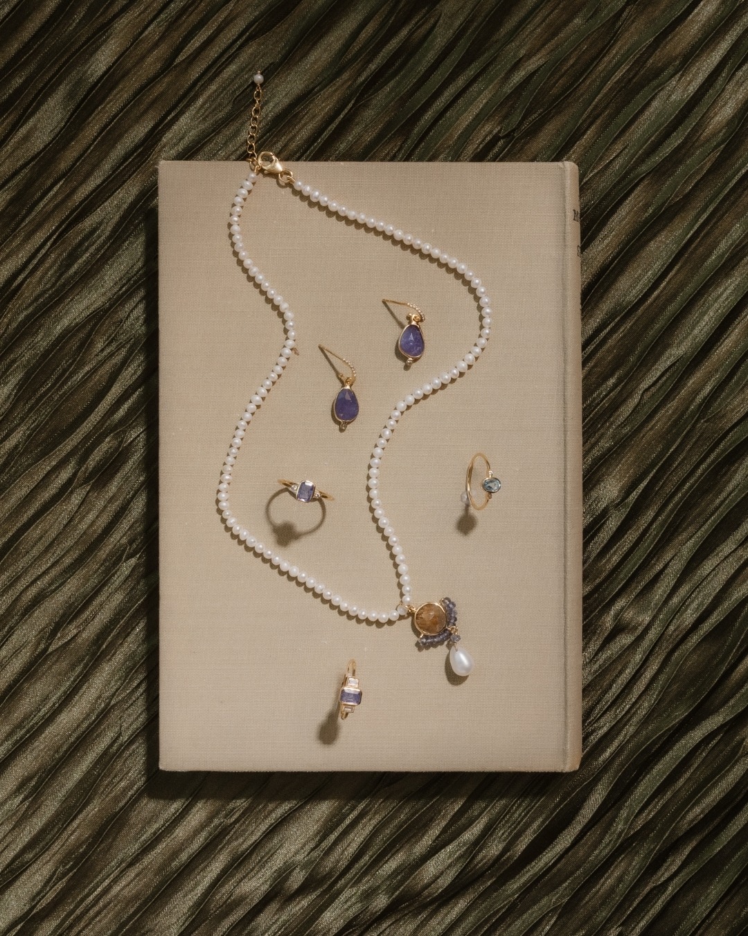 These weren’t made for everyone.
They were made for the woman who notices the details... how something is made, where it comes from, and the story it carries.
The woman who chooses pieces that aren’t mass-produced, that aren’t made to fade or be forgotten.
She values jewellery that lasts. That feels considered. That feels different.
Because it’s never just about how it looks on…
it’s about how it feels to wear something crafted with real care.
Ft. @carouseljewels
#hastingsphotographer #preciousjewellery #handcraftedjewelry #jewellerycontentcreator