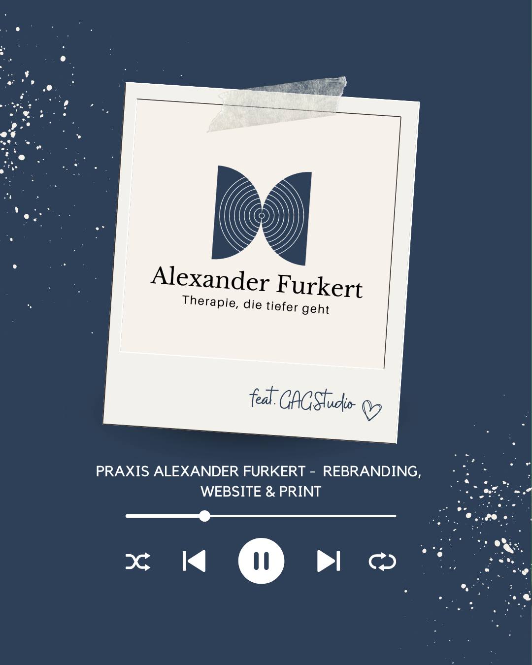 Ein Auftritt, der nicht laut sein muss, um zu wirken. 🤫
Für Alexander ist ein visuelles Erscheinungsbild entstanden, das genau das widerspiegelt, was seine Arbeit ausmacht:
Tiefe, Klarheit und eine ruhige Präsenz.
Natürliche Farben, feine Formen und eine reduzierte Gestaltung schaffen Raum – Raum zum Ankommen, zum Wahrnehmen, zum Verstehen.
Nichts ist zufällig gewählt. Alles folgt einer Haltung: achtsam, ehrlich und auf das Wesentliche reduziert.
So entsteht ein Markenauftritt, der nicht überfordert, sondern begleitet.
Der nicht erklärt, sondern spürbar macht.
Therapie, die tiefer geht – sichtbar gemacht. 😉
#corporatedesign #branding #markenentwicklung #rebranding #therapiedietiefergeht