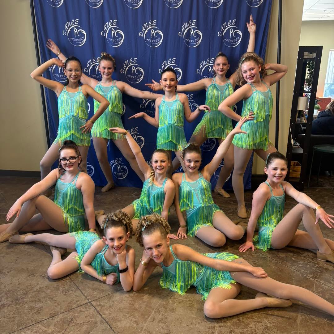 ⭐️ Great job to “I Feel Like Dancing” and “Never Looked So Good”(not pictured) Jazz groups for great silver marks and performances this afternoon! 🩷 #balletnallthatjazz