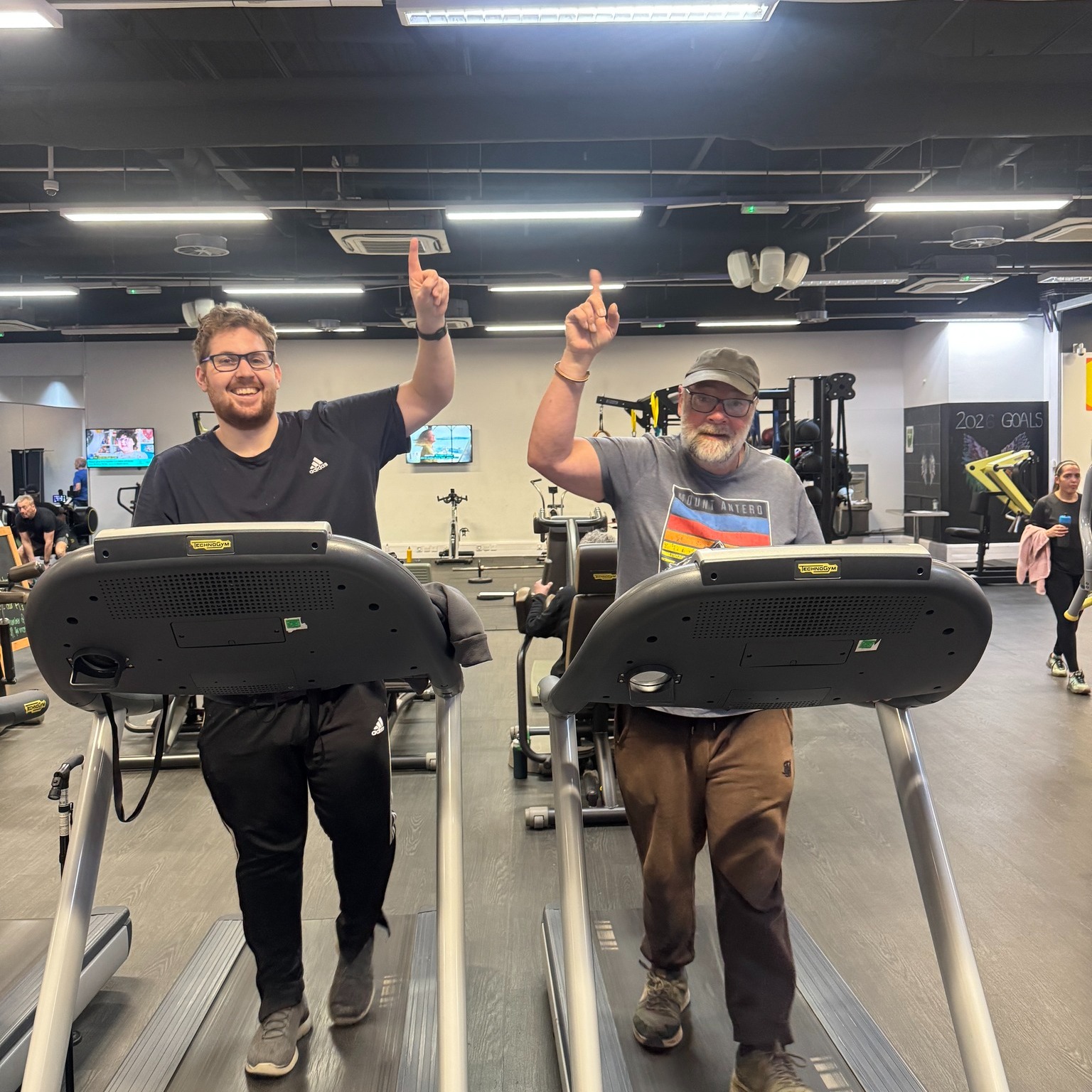 Our clients visited Bath Sports and Leisure Centre for a gym induction and studio circuit session 💪
They were first shown how to use gym equipment safely and given advice on personal fitness goals. We then moved to the studio where clients completed warm-up stretches before a full-body circuit including squats, rowing, upper body and core exercises, finishing with cool-down stretches.
Huge thank you to Marlon for hosting our session!
#HeadwayBath #ActiveTogether #BrainInjurySupport #Rehabilitation #BathUK #StayActive #Wellbeing #InclusiveFitness #HeadwayUK #communitysupport