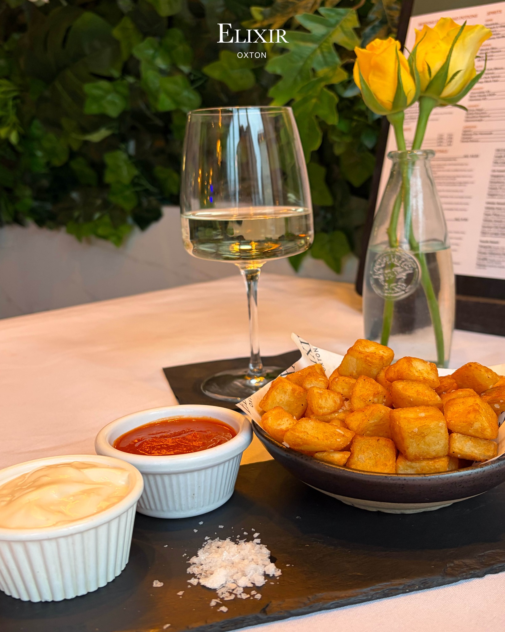 New Menu Item: 𝙋𝙖𝙩𝙖𝙩𝙖𝙨 𝘽𝙧𝙖𝙫𝙖𝙨 🥔
Crisp fried potato cubes served with a smokey paprika sauce and aioli 🤤
Come & try and let us know what you think!
#ElixirOxton #DrinkInStyle #Cocktails #Wirral #Food #newmenu #foodie #Restaurant #Elixir #WirralRestaurant #elixir #wirral #restaurant #ElixirWirral