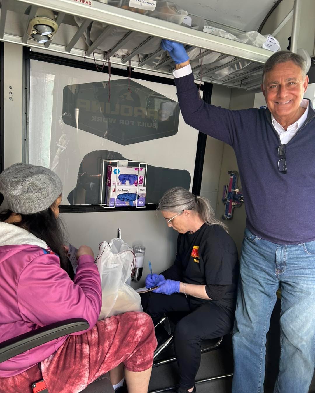 Another busy morning! The clinic team was at the Mercy Center for Women while we put a few meals together.
We can’t say enough about the incredible volunteers who show up for us every day…they have the biggest hearts ❤️ Happy National Volunteer Month!!!