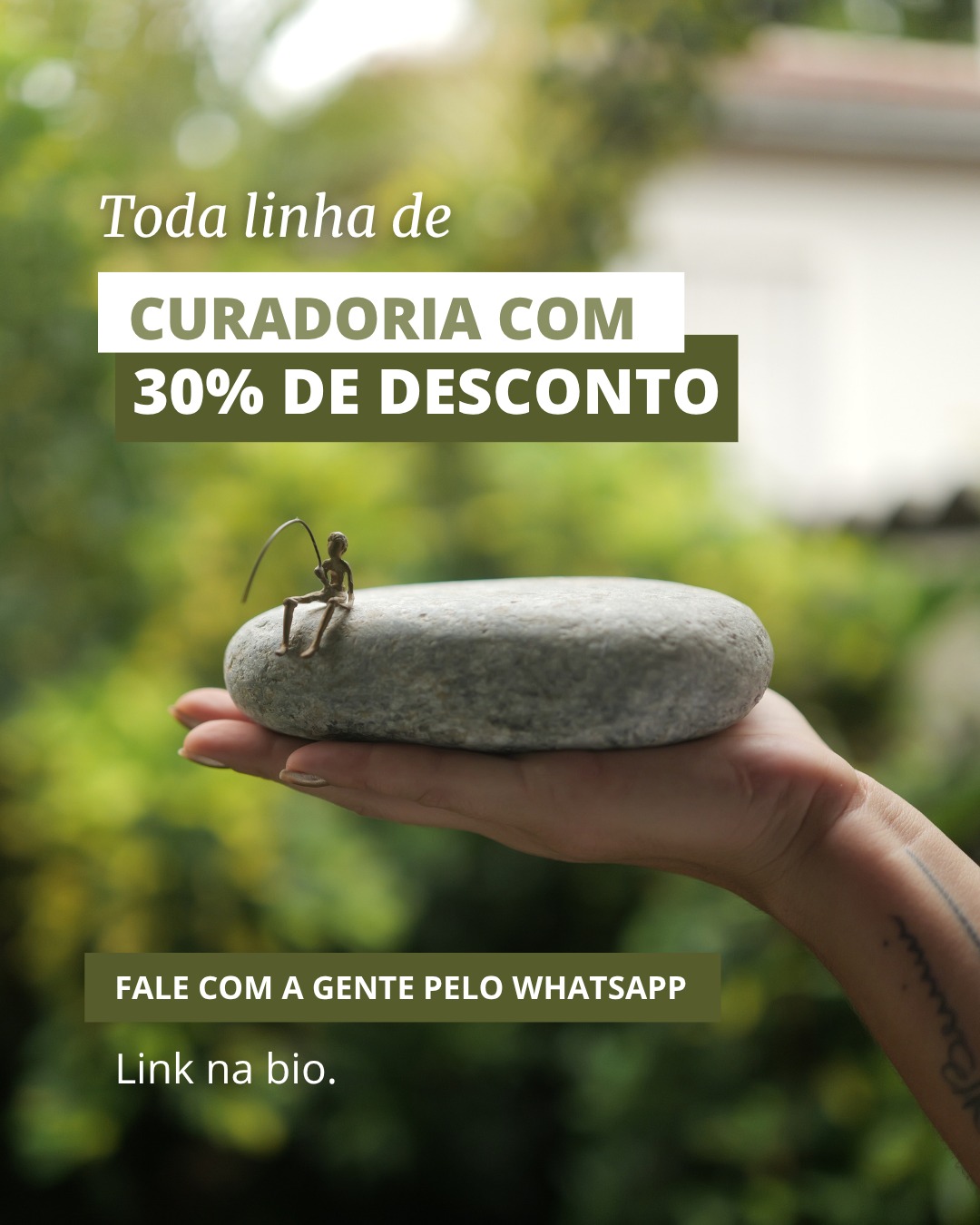 Não é sobre preencher o espaço, é sobre escolher o que permanece.
Nossa curadoria reúne peças que atravessam o tempo com naturalidade, que se encaixam no ambiente sem esforço e tranformam o ambiente 💚
Durante essa semana, você pode garantir as peças artesanais com 30% de desconto.
Fale com a gente pelo WhatsApp - Link na bio 📲