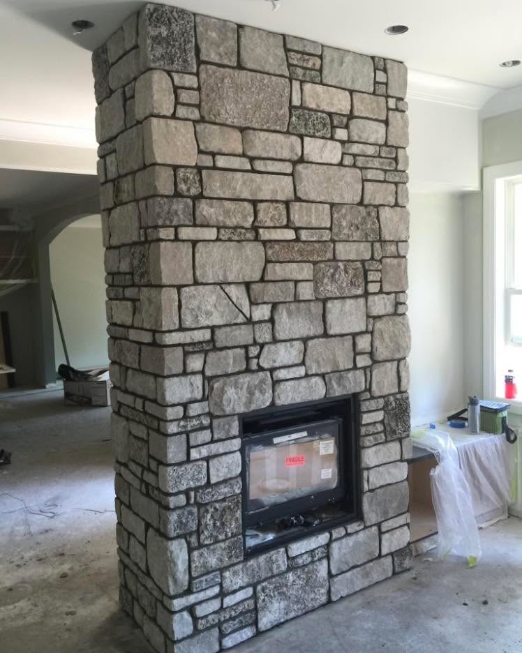 More often than not, this is our last look at a fireplace; a part of a job site. But we know you’re going to be seeing them as part of your home. The workmanship, from prep to install to finish, has to be perfect.
#stonework #stonemasonry #fireplace #customstonework #custombuilds #fireplacegoals #bdmasonry #stoneveneer #fireplacefeature