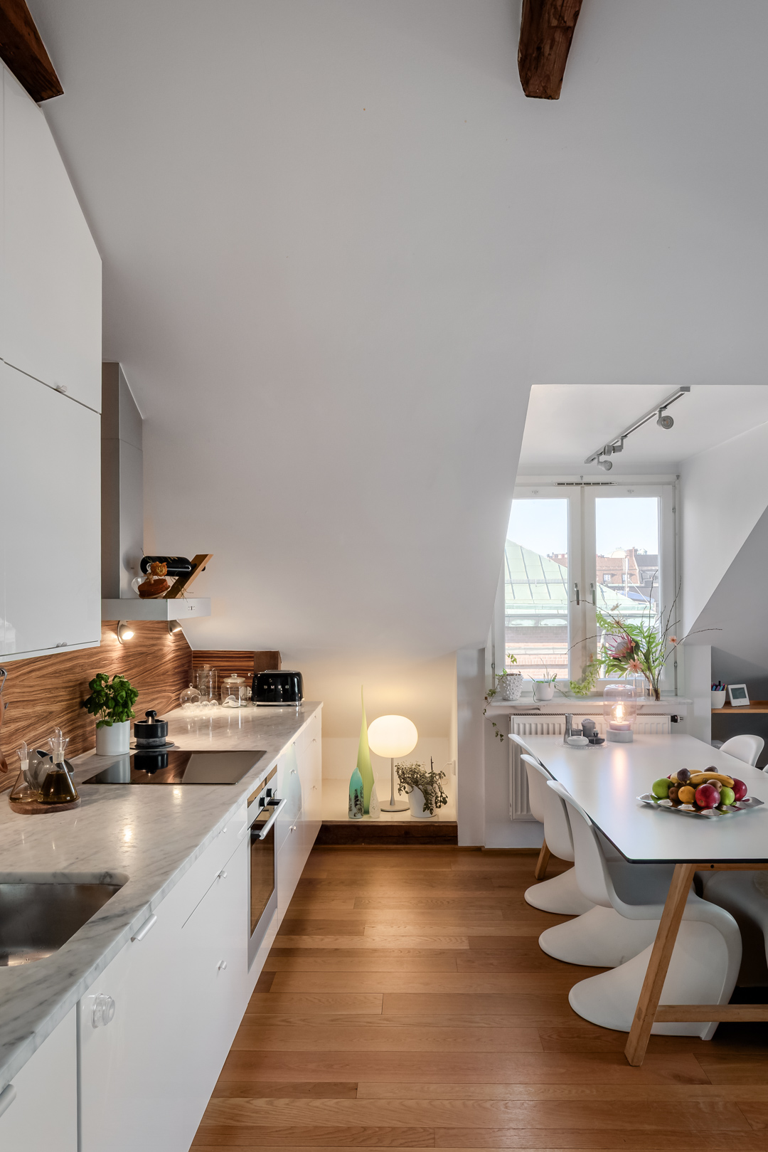 Östgötagatan, Stockholm.
Fotad av @rbk_fotografi
Redigerad av @chimli.se
#bostadsfotograf #stockholm #mäklarfotograf #interiorphotography #retusch #fastighetsfoto #interiordesign #scandinavianinterior #inredningsinspiration #homedecor #drömhem #interiorinspo #nordichome #interiörfoto #interiör #inredningsdetaljer #homestyling #interiordetails #homeinspo #realestatephotography #bostadsfotografstockholm #norrland #fastighetsfotograf #inredningsdesign #heminredning