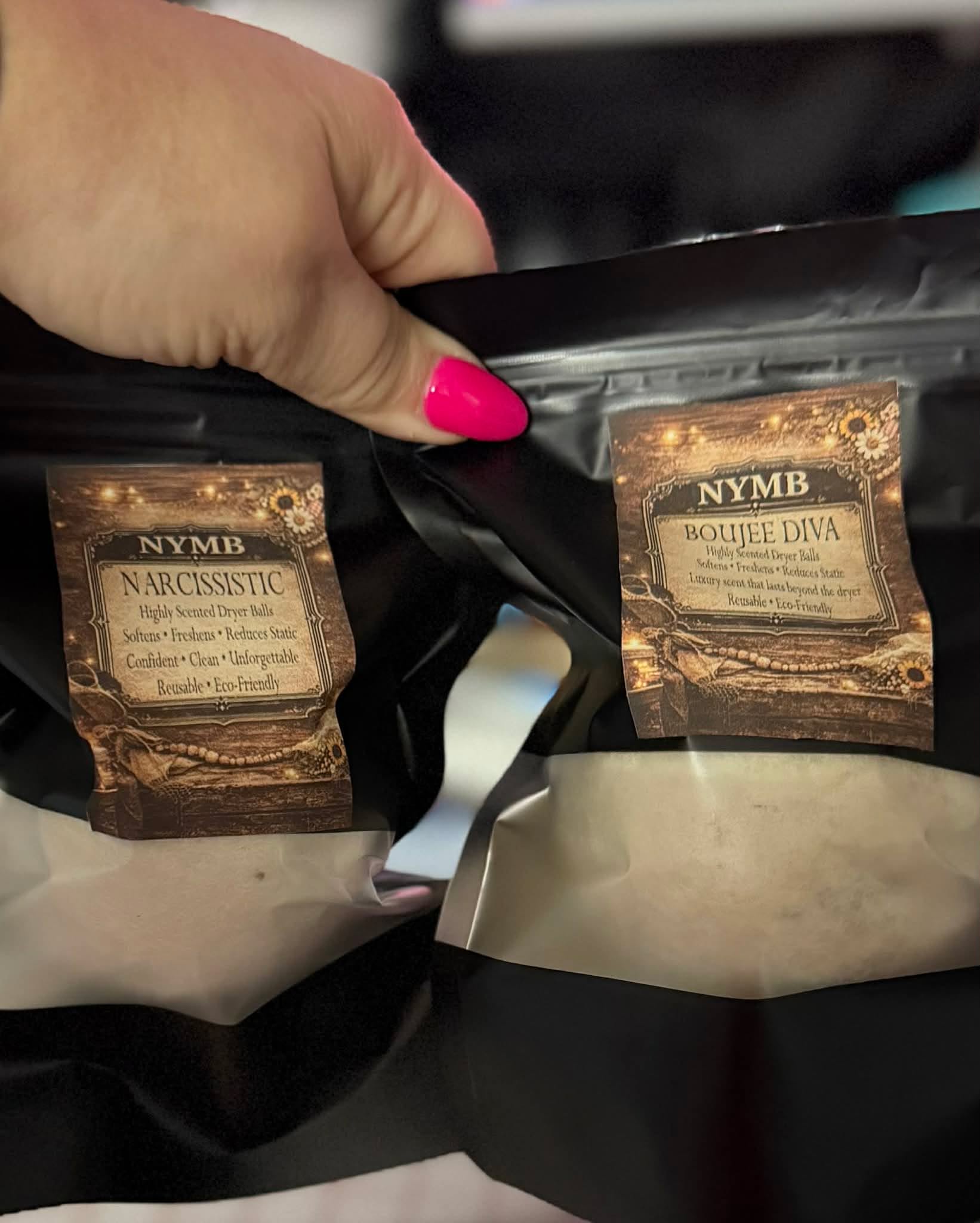 ✨ NEW DROP ✨
Y’all already know we don’t do basic over here 😏
Introducing your new laundry obsession:
🤎 Boujee Diva Dryer Balls
🤎 Narcissistic Dryer Balls
🤎 Boujee Diva Wax Melts
Your laundry is about to smell like MONEY 💅
These aren’t your average scents…
✨ Highly scented
✨ Long-lasting
✨ Softens + freshens + reduces static
✨ Reusable & eco-friendly
And BABYYY the Boujee Diva wax melts??
🔥 Loud. Luxury. Unforgettable.
These aren't your average scents…sic over here 😏fe together 😌
💥 WHY YOU NEED THESE:
✔ Smell stays on clothes
✔ No basic scents over here
✔ Strong enough to TURN HEADS
✔ Perfect for your home + laundry combo
🛒 GRAB YOURS NOW
👉 NotYourMamasBoutique.com
Or DM me before they gone 👀
Which one you grabbing first 👇
Which one are you grabbing first 👇?