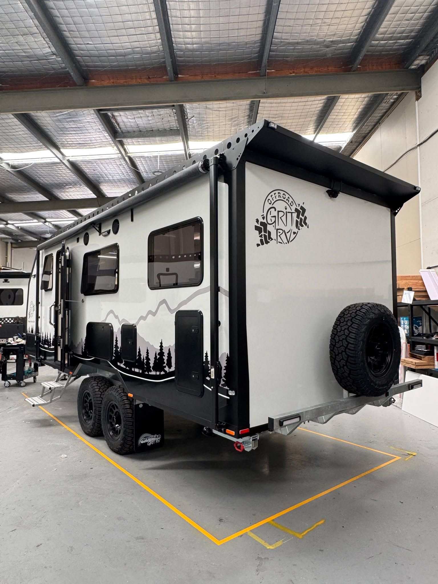 Coming to you with our second NZ build!
This van will be the showcase of Offroad Grit at @dne_outdoors.
If you’re based in NZ and looking to get into a van, this will be your chance to step through a fully spec’d demo and see exactly what Offroad Grit is all about.
Locking in again with the ever-popular Butler’s Pantry layout, this build includes:
Locking in again with the butlers layout this one has the following
✅ Length: 20'6
✅ Tare: 2720kg
✅ ATM: 3500kg
✅ 600Ah Lithium
✅ 1320W Solar
✅ Cruisemaster XT Coil Suspension
✅ Cassette Toilet
✅ Extended Drawer Bar
✅ Diesel Heat Aus, Diesel Hot Water and Heating
✅ A Modern White and Grey Finish
If you live or have been to NZ, what is your favourite destination to visit 👇
👉 Wake up somewhere different.