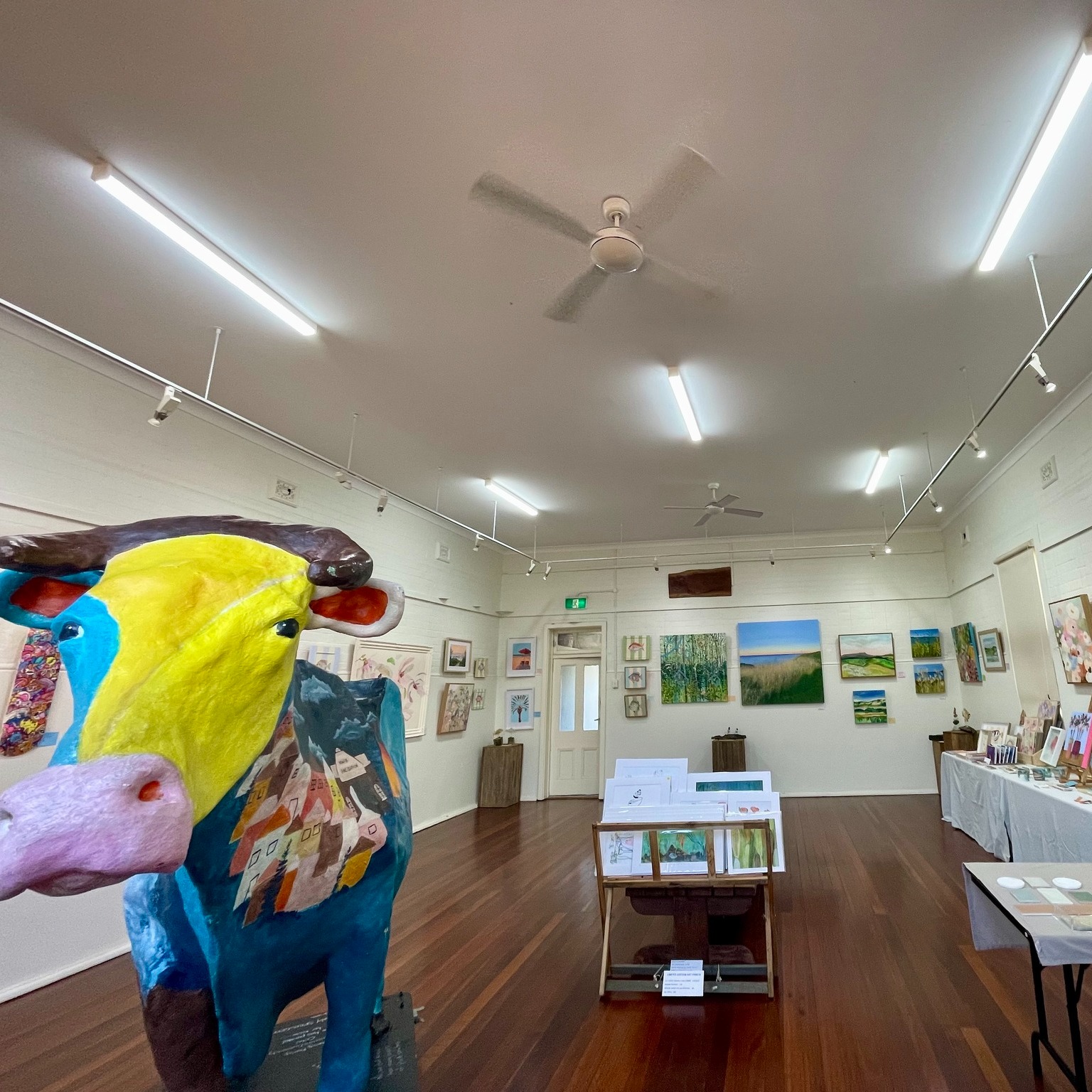 What a fantastic day 1 at The Old Fire Station, Kiama.
Our group exhibition - "Colour By Nature" has been very well received, with over 300 visitors through the door! Thank you to #hollypinzoneart #jadefisherart & #lindsayblythartdesign for your invitation to join you in this exhibition.
It's lovely to hear so many compliments and great to have meaningful conversations with all sorts of people about ART.
It was also a delight to see lots of young people taking a moment to engage with the artwork and create their own drawings. The FISH were definitely a favourite!!🐠
5 more days still to go, open every day from 10 - 4. Pop in, it is sure to brighten your day! #kiamalocalartist #supportlocalartists #artgallerylife #landscapepainting #sandandsea #localkiamascenery #southcoastnsw #lindsayblythartdesign #hollypinzoneart #jadefisherart #arttomakeyousmile #clayfish #splendidfairywrens #landscapeart #taketimeforyourself