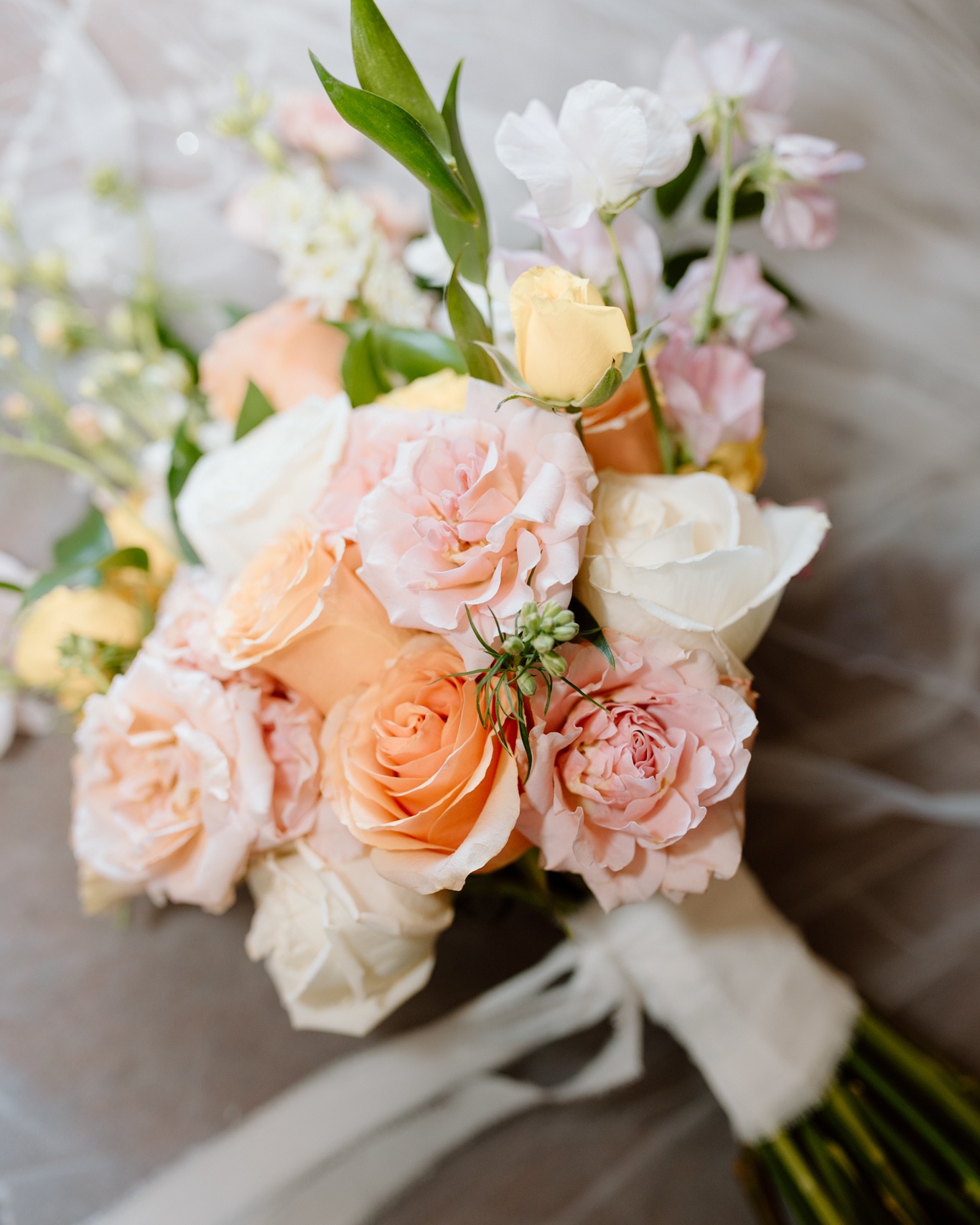 A beautiful snow bride! ❄️ Congratulations, Leah & Kelton!
Photo creds: @jg.collective
