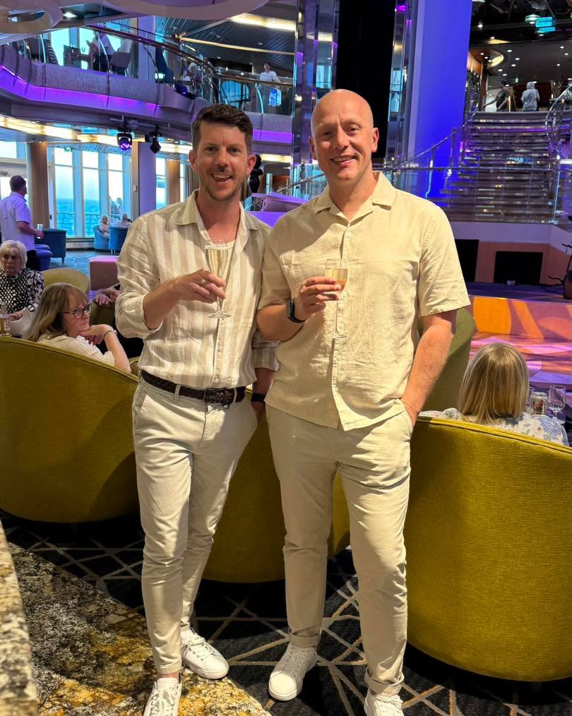 It’s Fri-YAY!! Cheers everyone! 🥂Here we are with a couple of glasses of the fabulous Prosecco available in the beautiful atrium of Marella Discovery!
Remember we will be LIVE on Sunday talking all about our cruise with Marella. We would love it if you came to join us.
Have a great weekend.
Tom and Dom
#MarellaCruises #FriYAY #Cruise #TomAndDomTravel