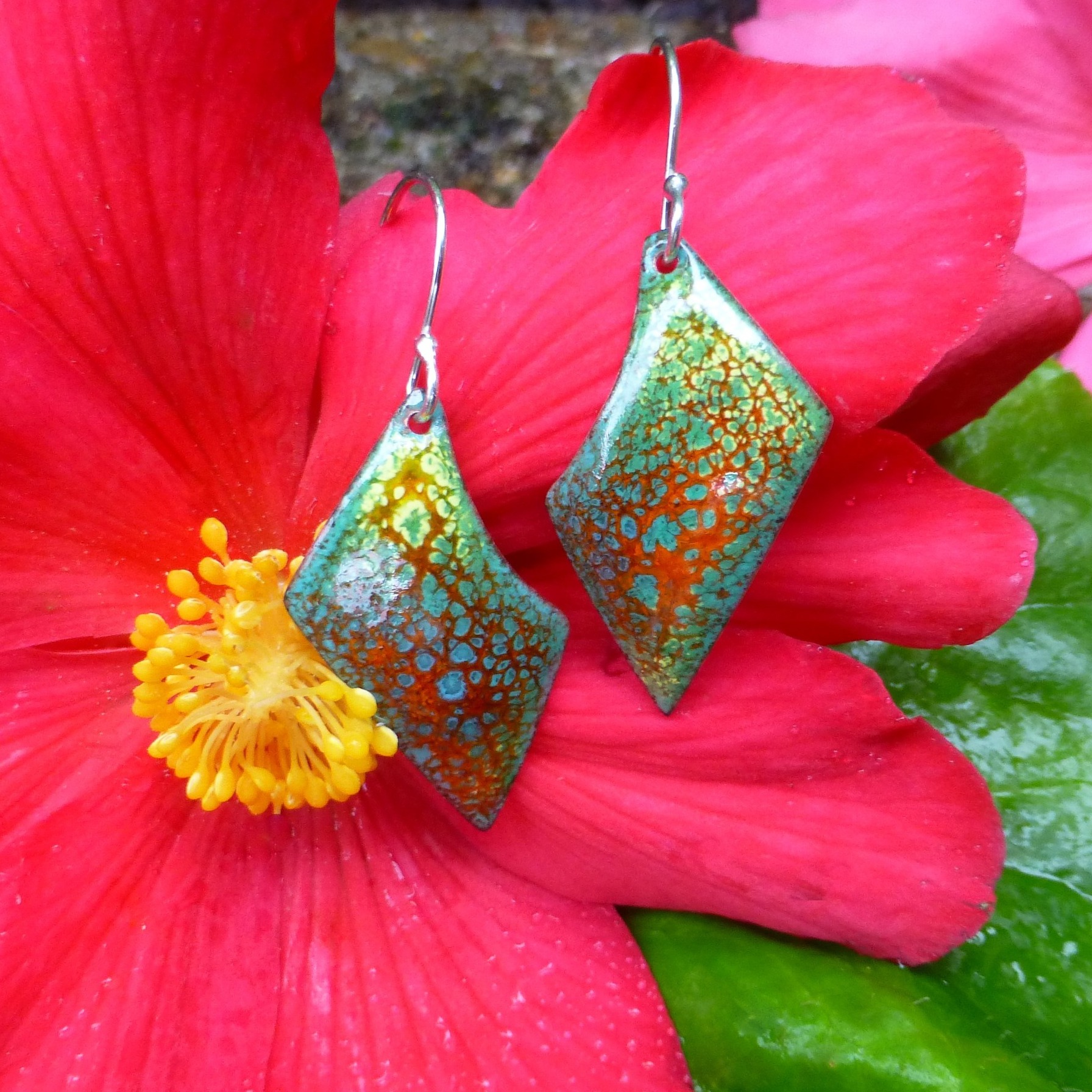 We're excited that Anne Johnson is returning to the Artists Greenhouse Sale in May. Anne creates stunning enamel jewelry and wall art. As she explains, "Powdered enamel glass is adhered to metal and fired in a kiln to about 1450 degrees, fusing the metal and glass. As the layers of glass are added and fired, slight variations occur, making each piece totally unique. I love the vibrant colors of enamel on metal, and how transparent enamels let the beautiful metal shine through." Join us for the Artists Greenhouse Sale, on May 30, 9am-4pm and May 31, 11am-3pm. 4th Quarter Farm, 1335 SW Woodbine Rd, West Linn, OR 97608. www.artistsghsale.com.
.
#artistsgreenhousesale #artistsghsale #annejohnsonenamels #enameljewelry #enamelwallart #4thquarterfarm #portlandartsale #westlinnoregon #flowerfarm #portlandoregon