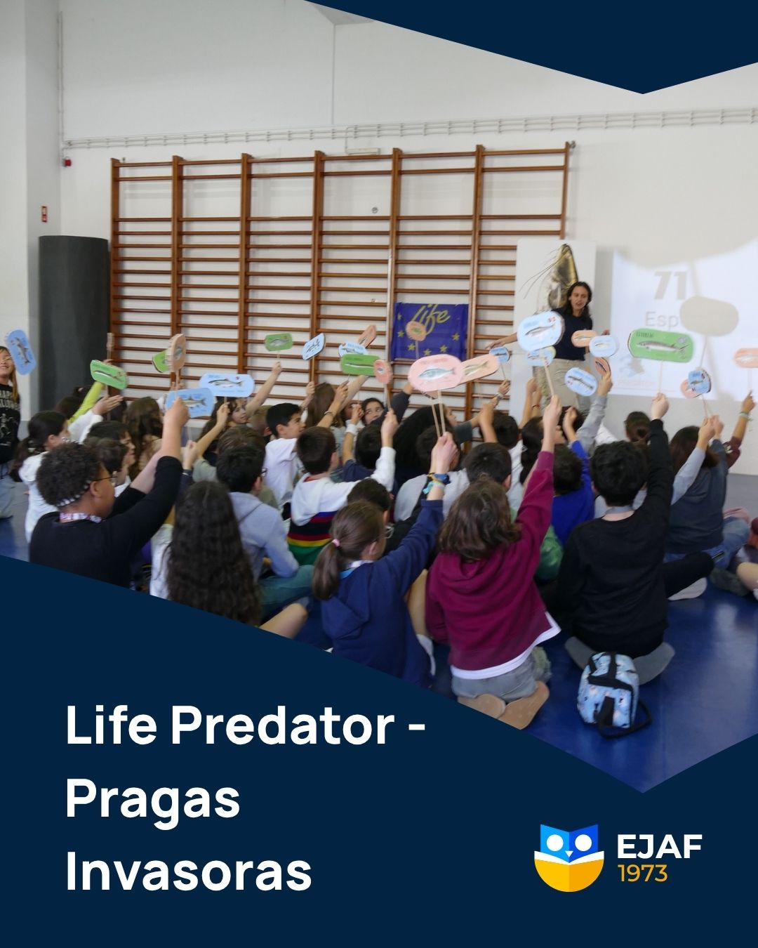Os nossos alunos participaram numa atividade com biólogos da Faculdade de Ciências da universidade de Lisboa - MARE, no âmbito do projeto LIFE PREDATOR.
Este projeto tem como objetivo combater a proliferação do siluro (𝘚𝘪𝘭𝘶𝘳𝘶𝘴 𝘨𝘭𝘢𝘯𝘪𝘴), uma espécie invasora que ameaça a biodiversidade de rios como o Tejo e o Douro.
Ao longo da sessão, os alunos ficaram a conhecer os impactos desta espécie, bem como as estratégias utilizadas para o seu controlo até à colaboração com pescadores para a sua remoção.
Mais do que aprender ciência, foi uma oportunidade para refletir sobre a importância de proteger os ecossistemas e o papel de cada um na sustentabilidade e preservação do ambiente. 🌱💙
#EJAF #OlhosPostosNoFuturo #MomentosQueMarcam