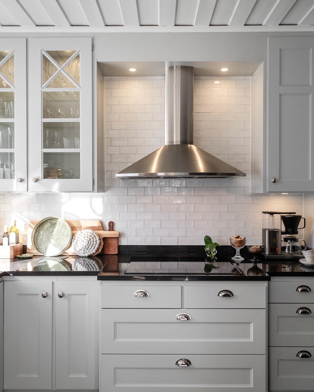 Klockarvägen, Umeå.
Fotad av @bildfab
Redigerad av @chimli.se
För @charlottemohvforsberg @mohviumea
#bostadsfotograf #umeå #mäklarfotograf #interiorphotography #retusch #fastighetsfoto #interiordesign #scandinavianinterior #inredningsinspiration #homedecor #drömhem #interiorinspo #nordichome #interiörfoto #interiör #inredningsdetaljer #homestyling #interiordetails #homeinspo #realestatephotography #bostadsfotografumeå #norrland #fastighetsfotograf #inredningsdesign #heminredning