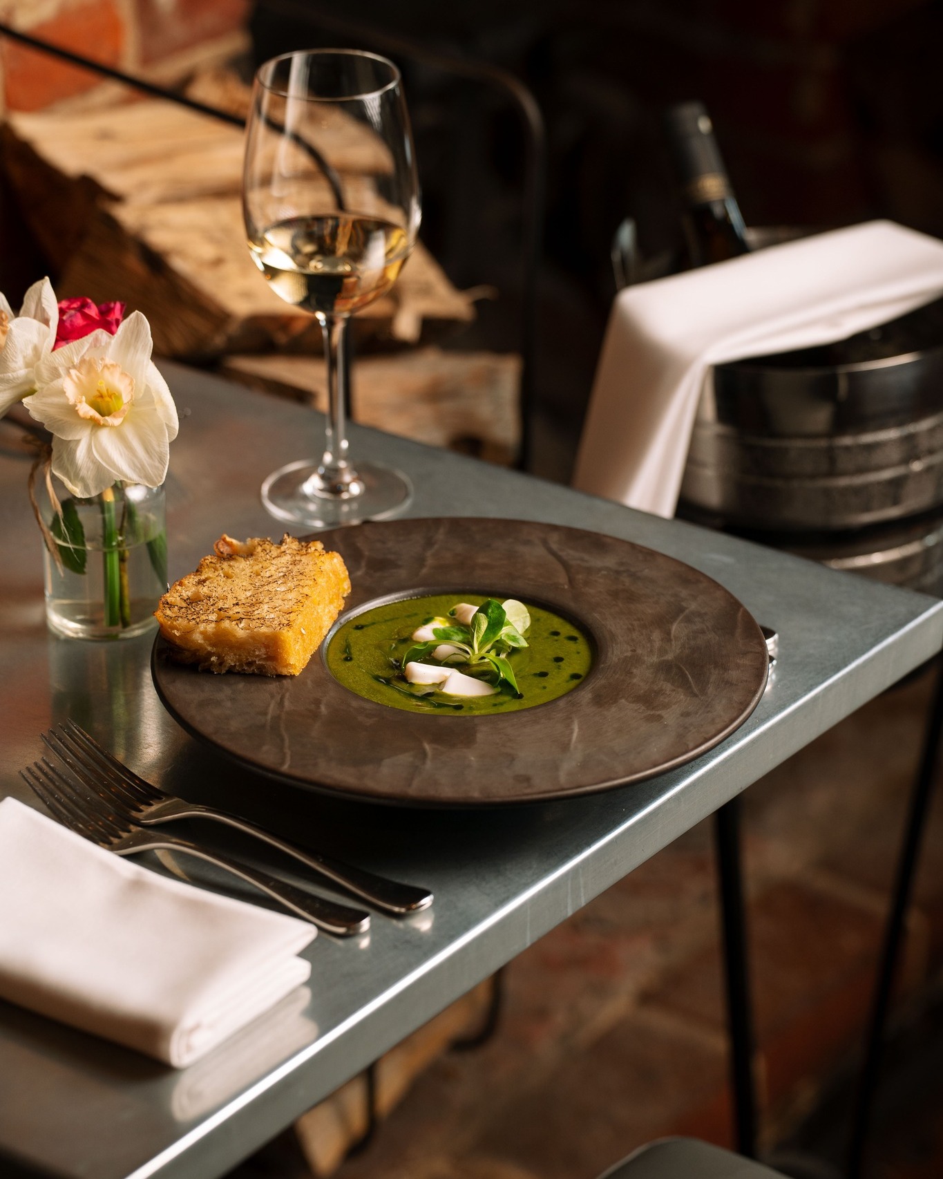 The new menu has landed.�Fresh dishes, seasonal ingredients and a few new favourites we’re excited about.
Come and see what’s new at The Dog.
#thedogatwingham #springmenu #top50gastropubs #visitkent