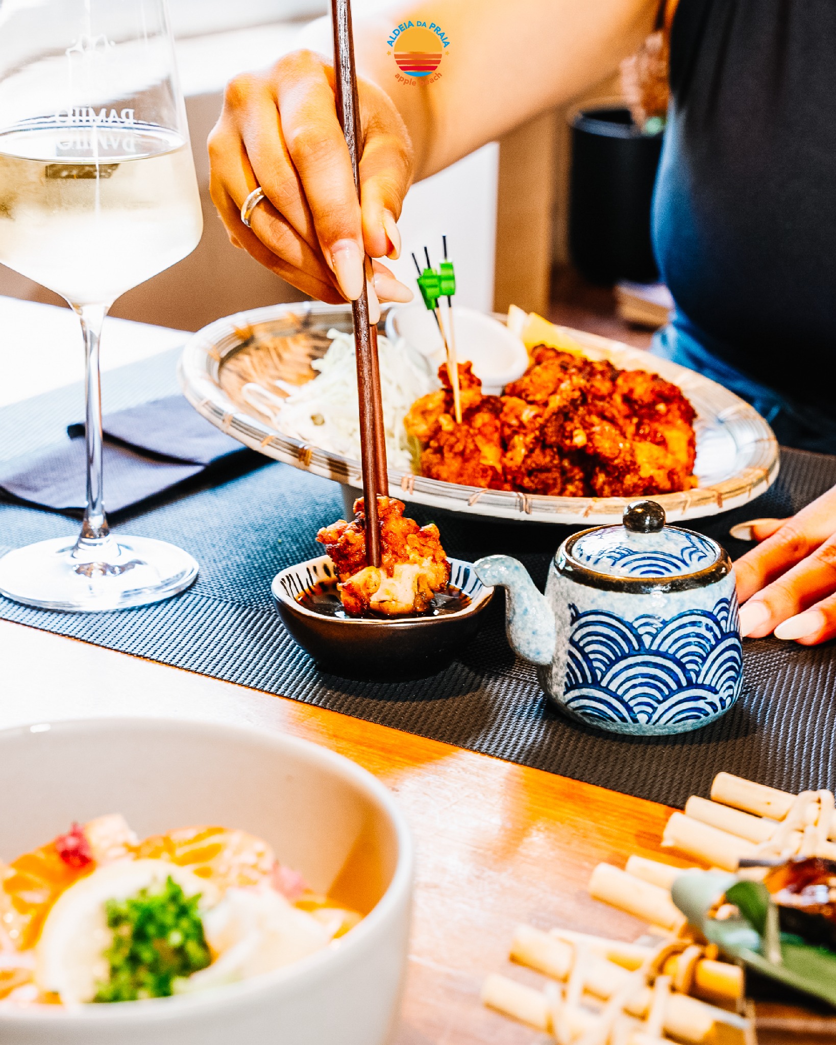 🇵🇹 @matsu_wine_sushi ligou 📞 Disse que o sushi e o vinho branco sentem a tua falta. Quem somos nós para contrariar?
🇬🇧 Matsu - Sushi & Winecalled 📞 They said the sushi and white wine miss you. Who are we to argue?
#AldeiaDaPraia #SintraEats #FoodiesPortugal #SushiLovers #OndeComerEmSintra