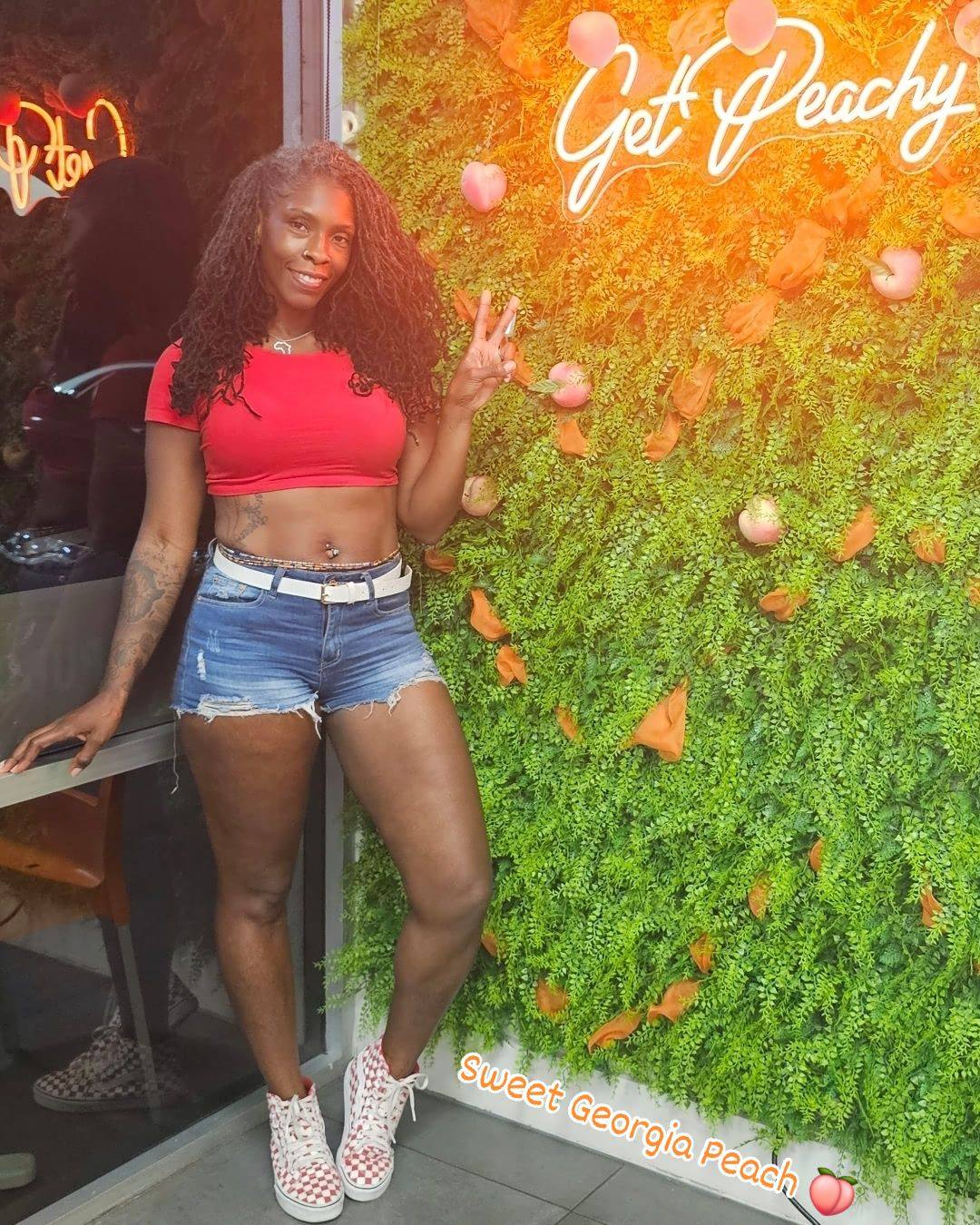 The Lovely ClassySassy (@vegan_thighsfiit ) showing off her locs and how #BlackDontCrack