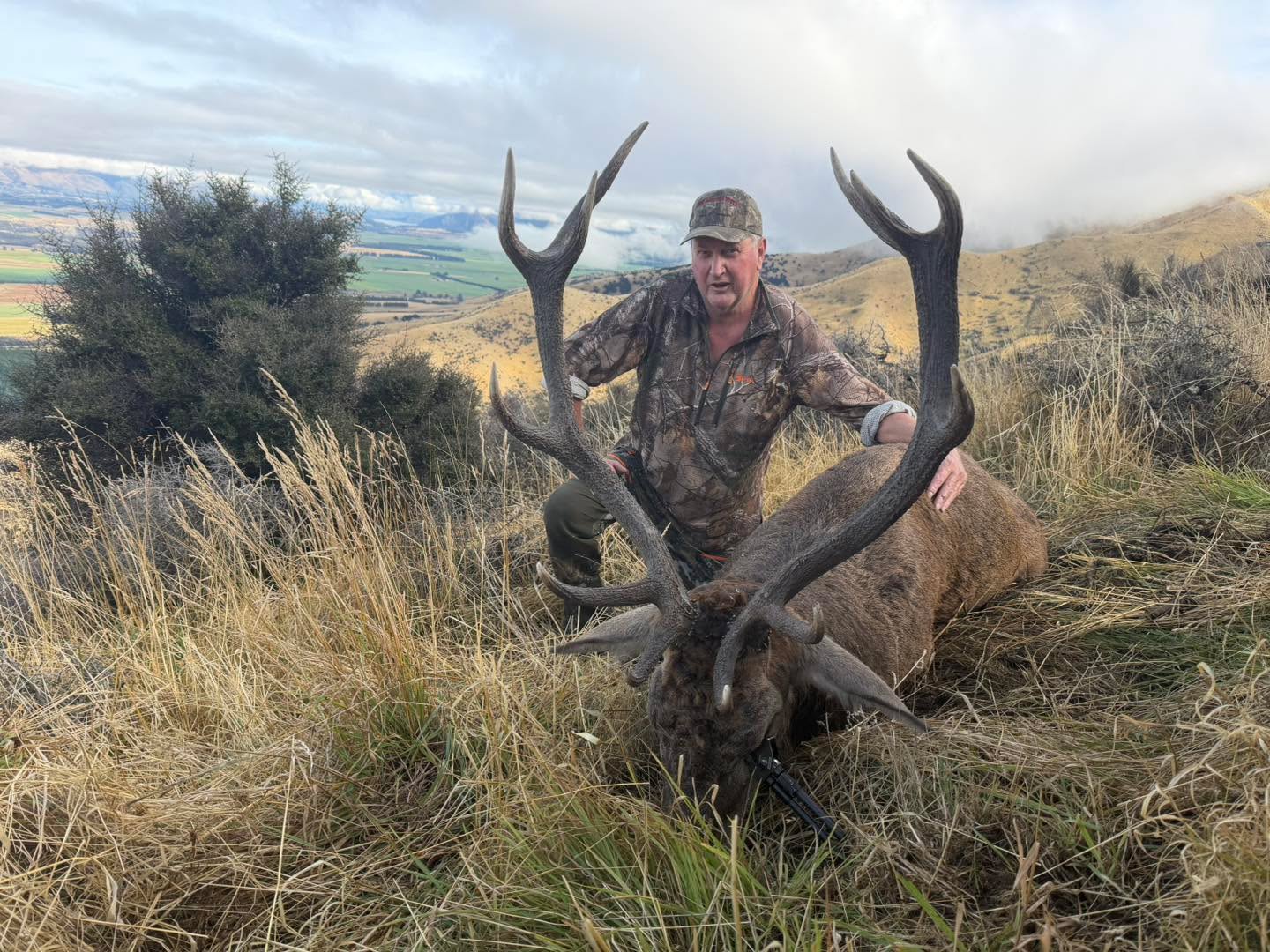 Cracker day on the hill Brett, thanks for hunting with us mate. #hunting #huntingseason #redstag #redstaghunting #freerange #hunt #freerangehuntingnewzealand #freerangehunting