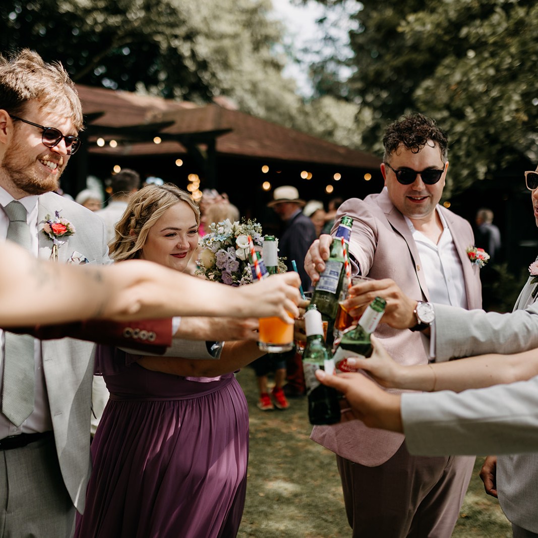 Drinks reception at Crown Lodge looks like this....
🥂Fizz in hand.
🔆Sun on your face.
🌳Guests mingling with countryside views all around.
Our drinks packages are designed to keep the celebration flowing 🍸#drinksreception
📷 @peter_reynolds_photography
#weddingday #destinationwedding #Kentwedding #weddingphotographer #Kientlife #woodlandwedding #countrywedding #Kentweddingvenue