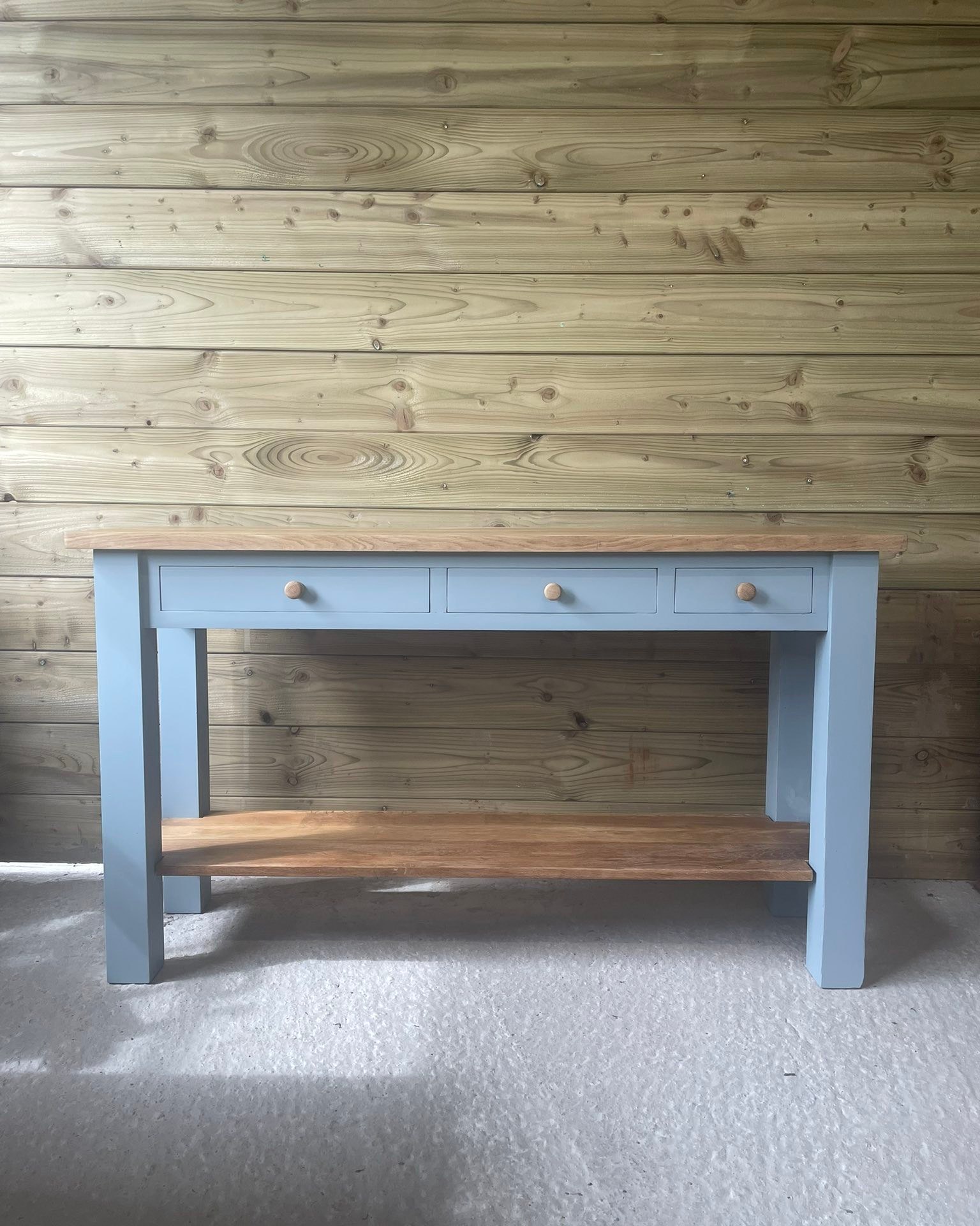 ✨ Newly Finished – Solid Oak Console Table ✨
I’ve just completed this hand painted and restyled solid oak console table, and I'm very happy with how it’s turned out.
The top, lower shelf and knobs have been left in their natural oak, then treated with wax to enhance and protect the wood, while the rest of the piece is finished in a soft, tranquil blue-grey for a calm, contemporary feel.
One of my favourite features is the three drawers in different sizes – such a lovely detail and perfect for keeping everyday bits neatly tucked away.
A really versatile piece that would work beautifully in a hallway, kitchen or family room. The lower shelf is ideal for baskets if you’d like extra storage too.
📍 Collection SN16 by arrangement
🚚 Courier available – just send me your postcode for a quote.
More details on the website - relovedbyjo.co.uk
#oakfurniture #countrykitchenstyle #hallwayfurniture #consoletable #paintedfurniture #handpaintedfurniture #malmesbury #wiltshirelife #cotswoldlife #relovedbyjo