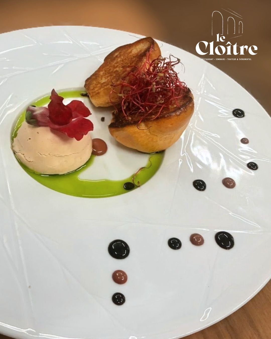 L’essentiel dans l’assiette :
finesse, goût et terroir
Au restaurant du Cloître
Réservez dès maintenant au 03 85 89 18 91
#route71 #SaoneEtLoire #bourgogne #SurpriseGourmande #digoin #RestaurantDeCharme #restaurantducloitre #moulinssurallier03 #moulinssurallier03000 #moulinssurallier #charolaisbrionnais #ExpérienceCulinaire #Gastronomie #CuisineFrançaise #CuisineDeSaison #Saveurs